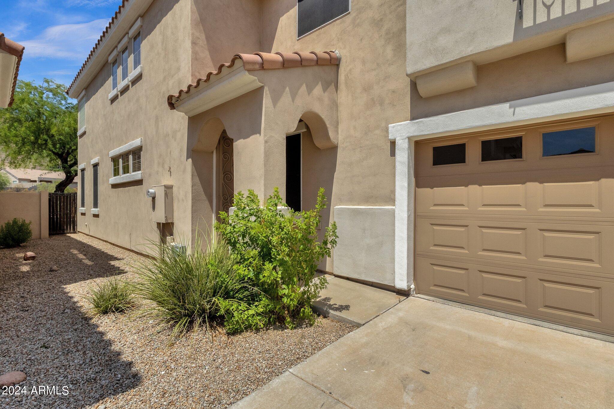 122 W MOUNTAIN SAGE Drive