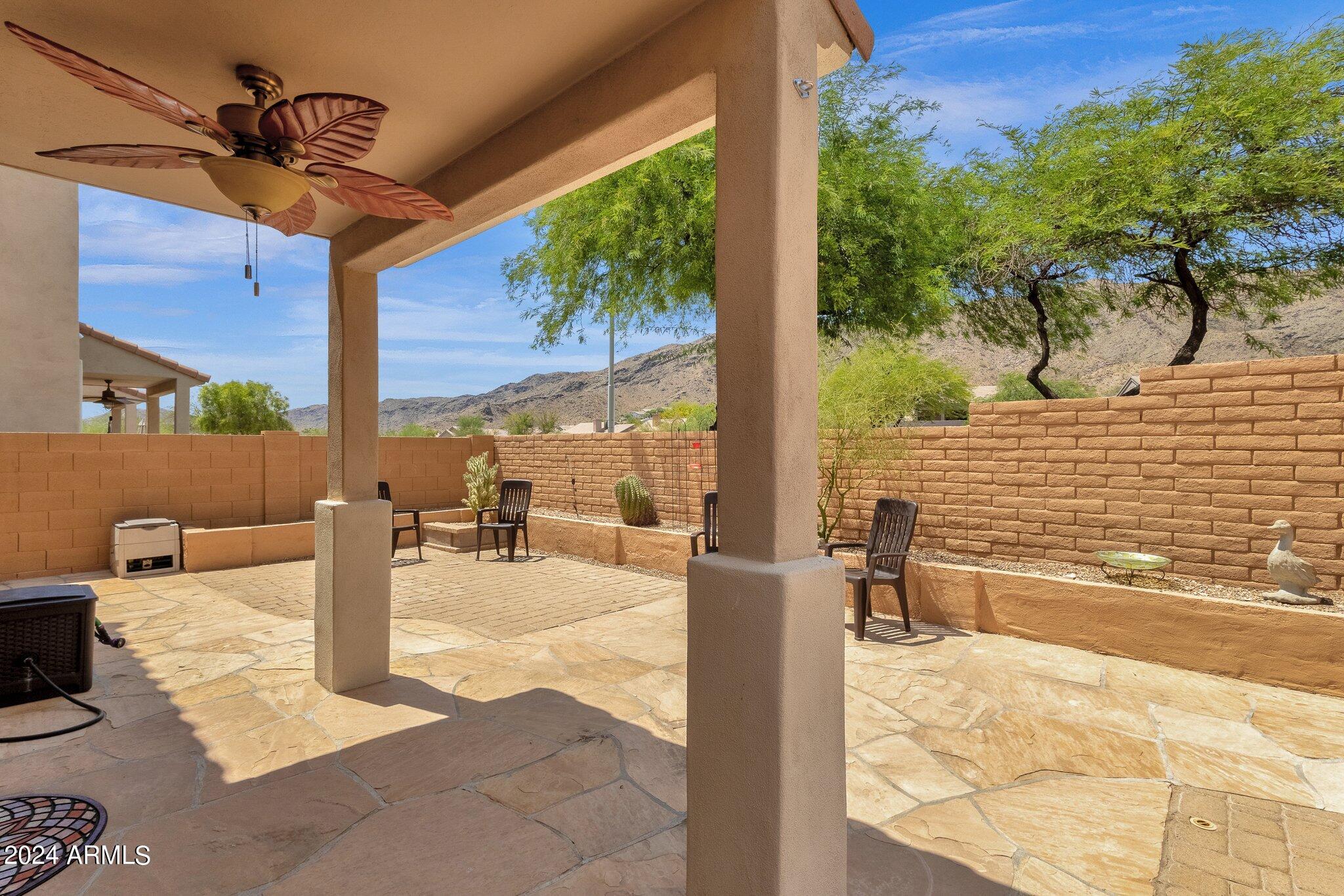 122 W MOUNTAIN SAGE Drive