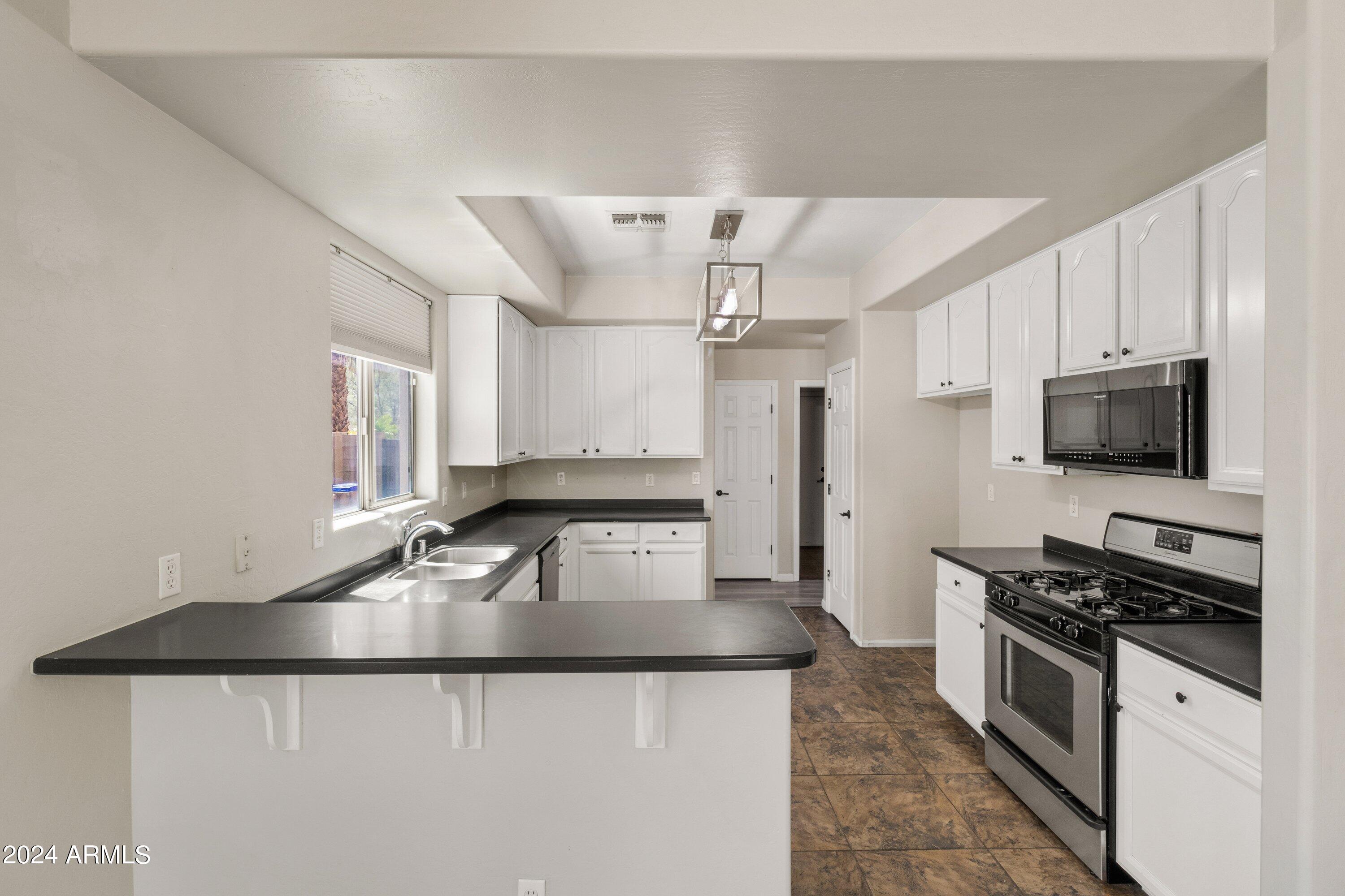 3282 W White Canyon Road