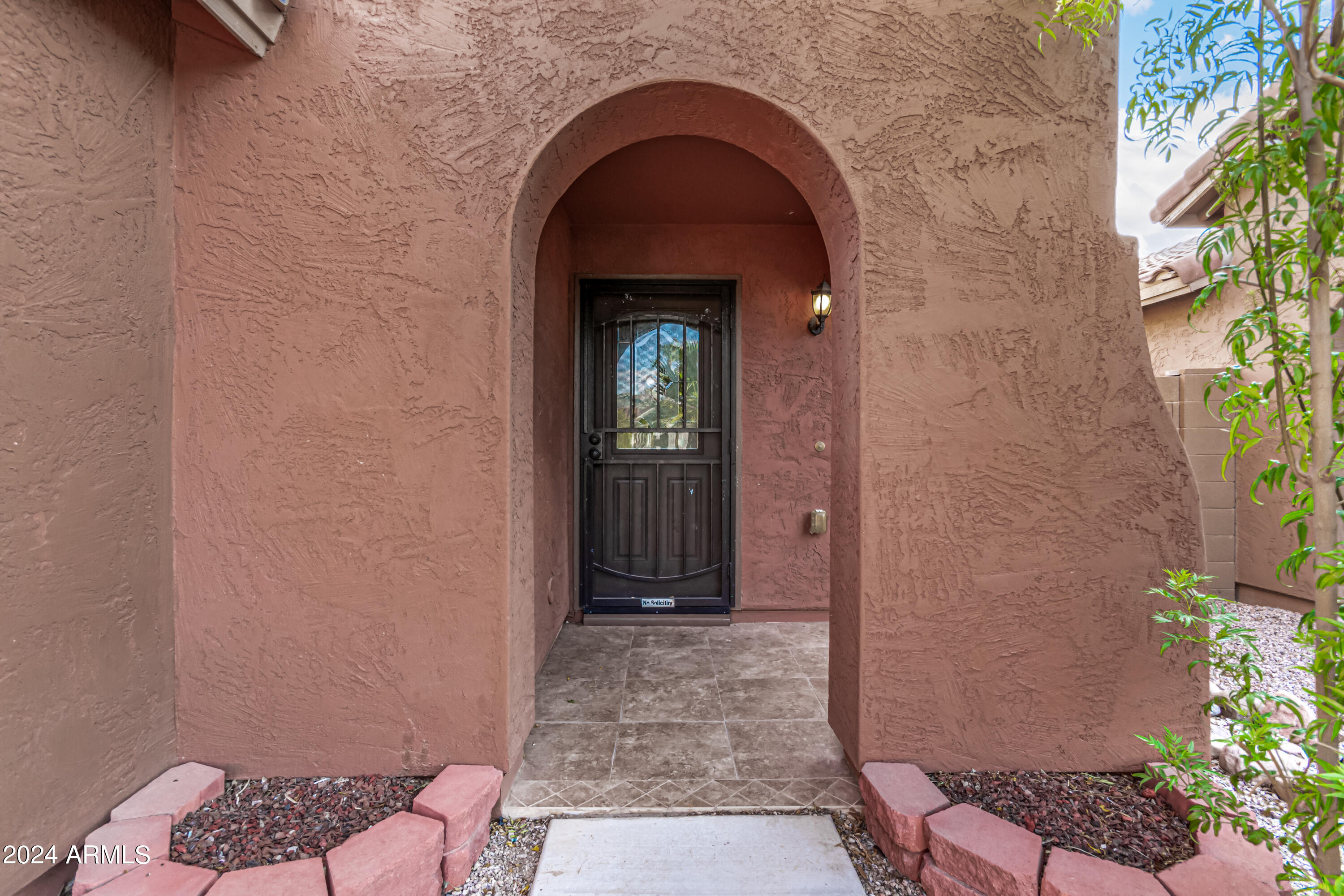 2389 W GOLD DUST Avenue