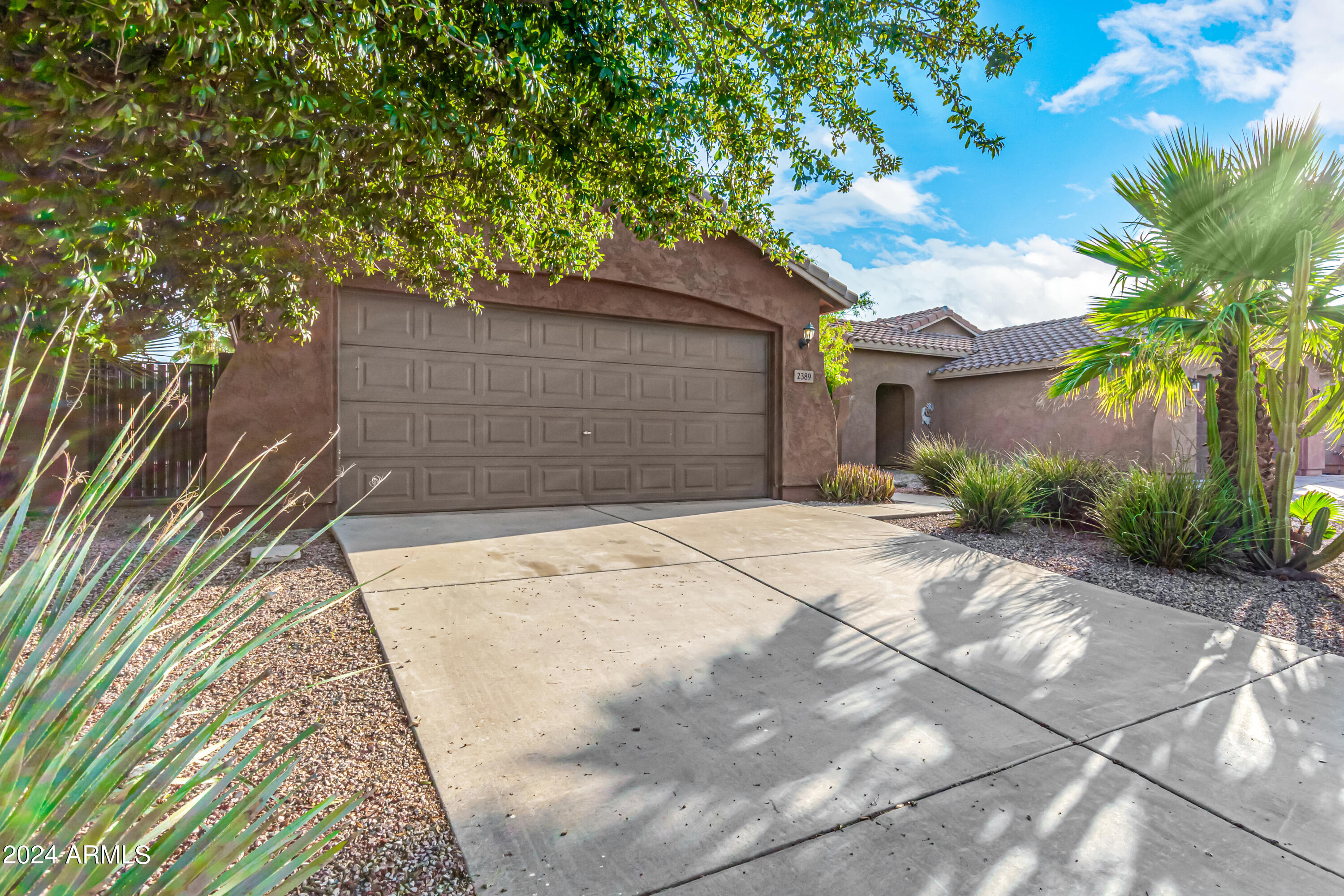 2389 W GOLD DUST Avenue