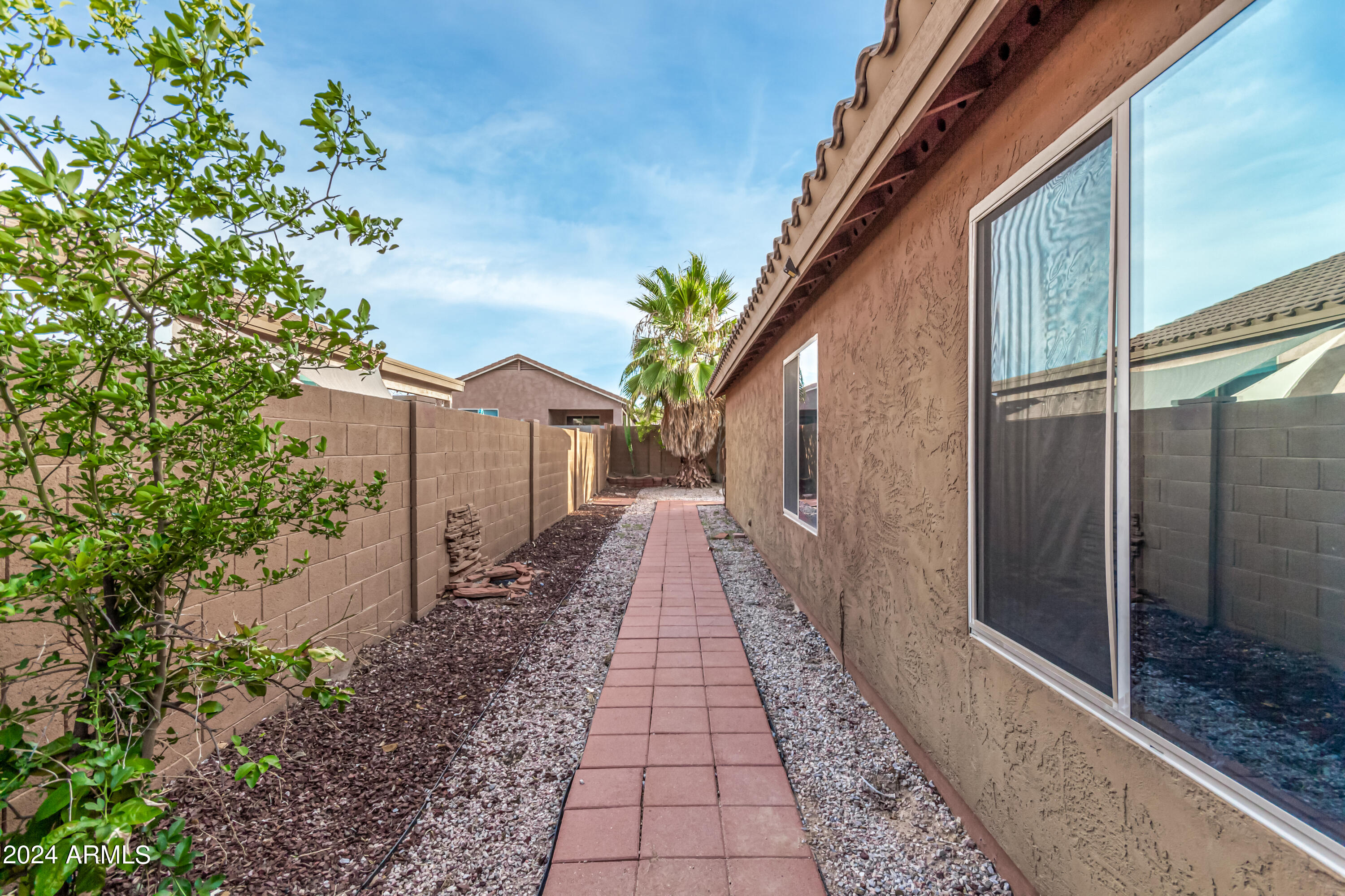 2389 W GOLD DUST Avenue