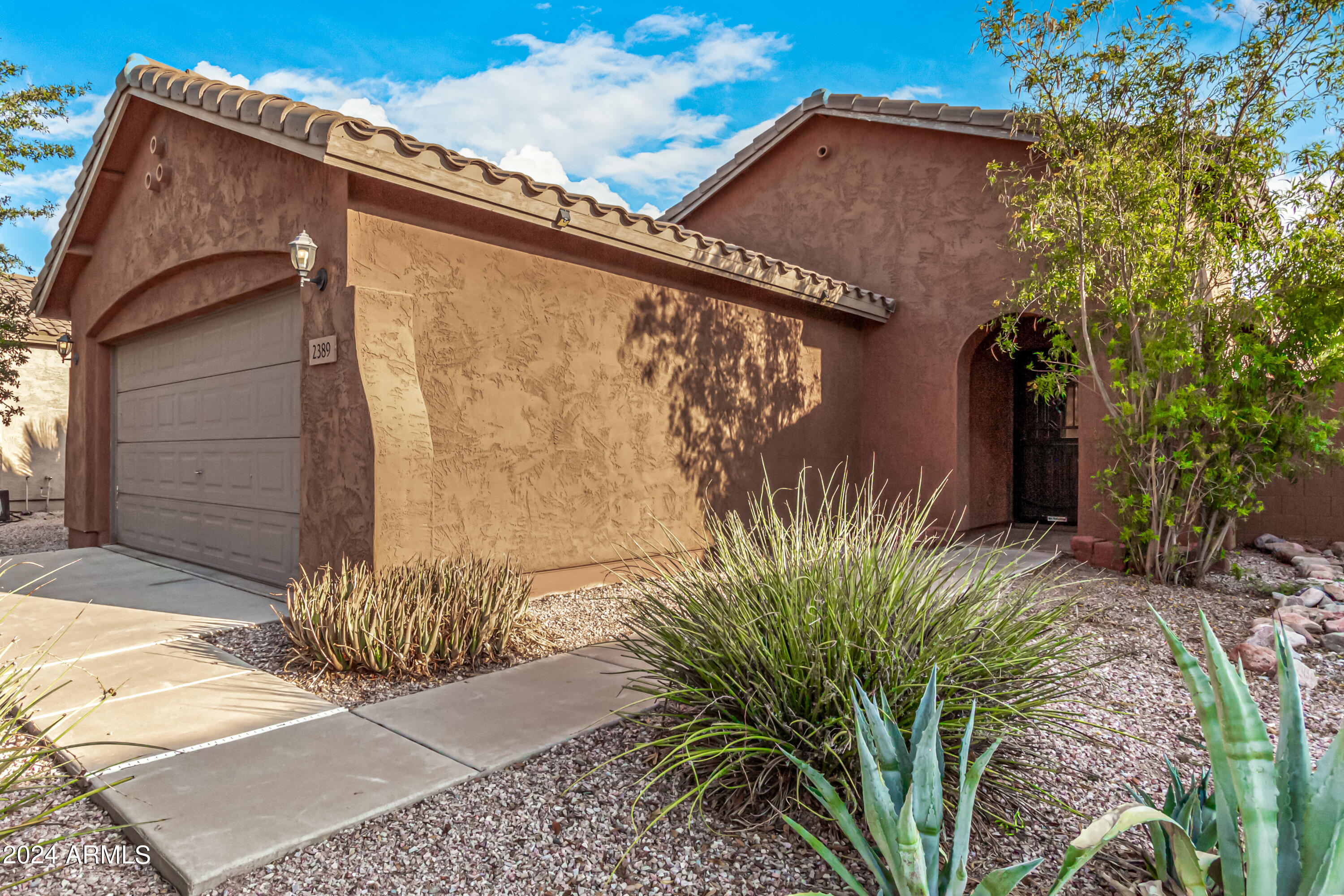 2389 W GOLD DUST Avenue