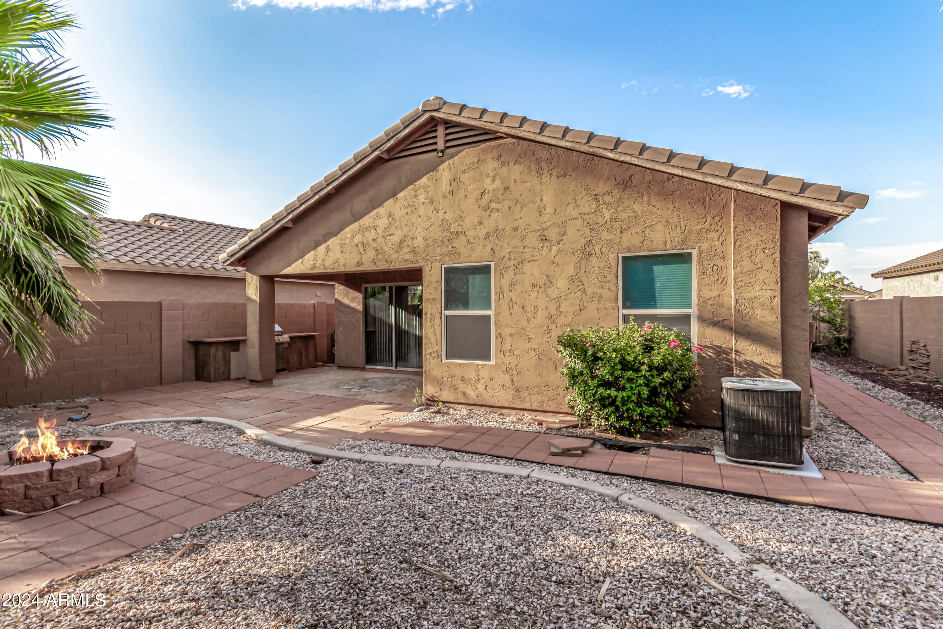 2389 W GOLD DUST Avenue