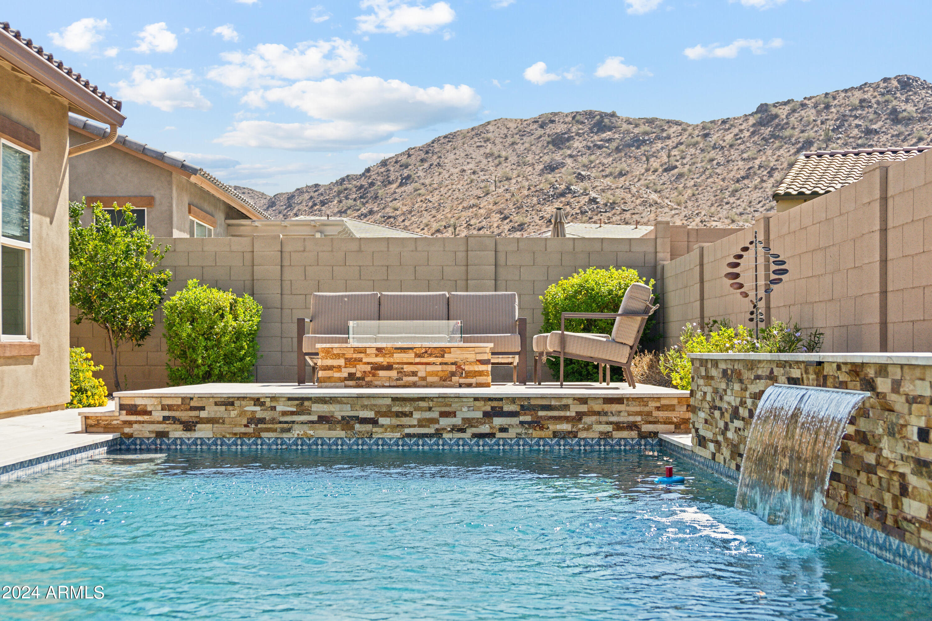 3611 W HIDDENVIEW Drive