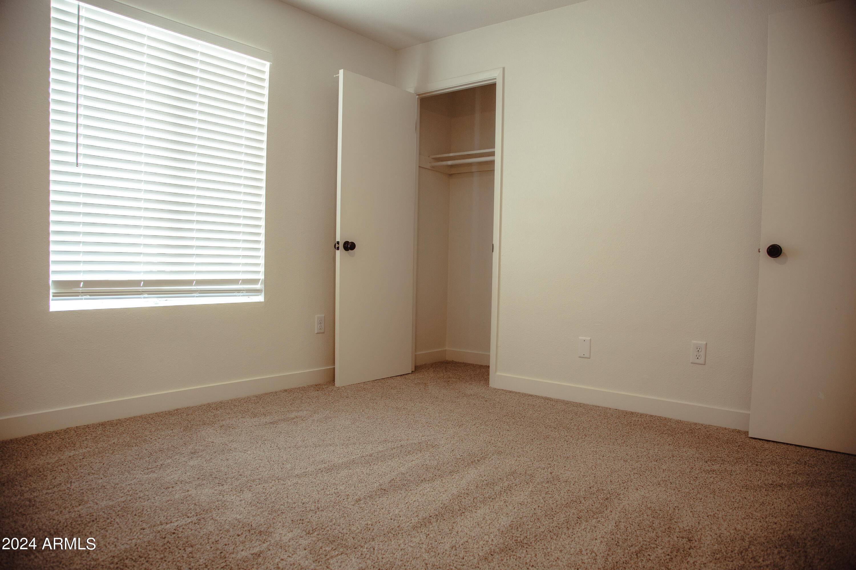3527 E ALTADENA Avenue