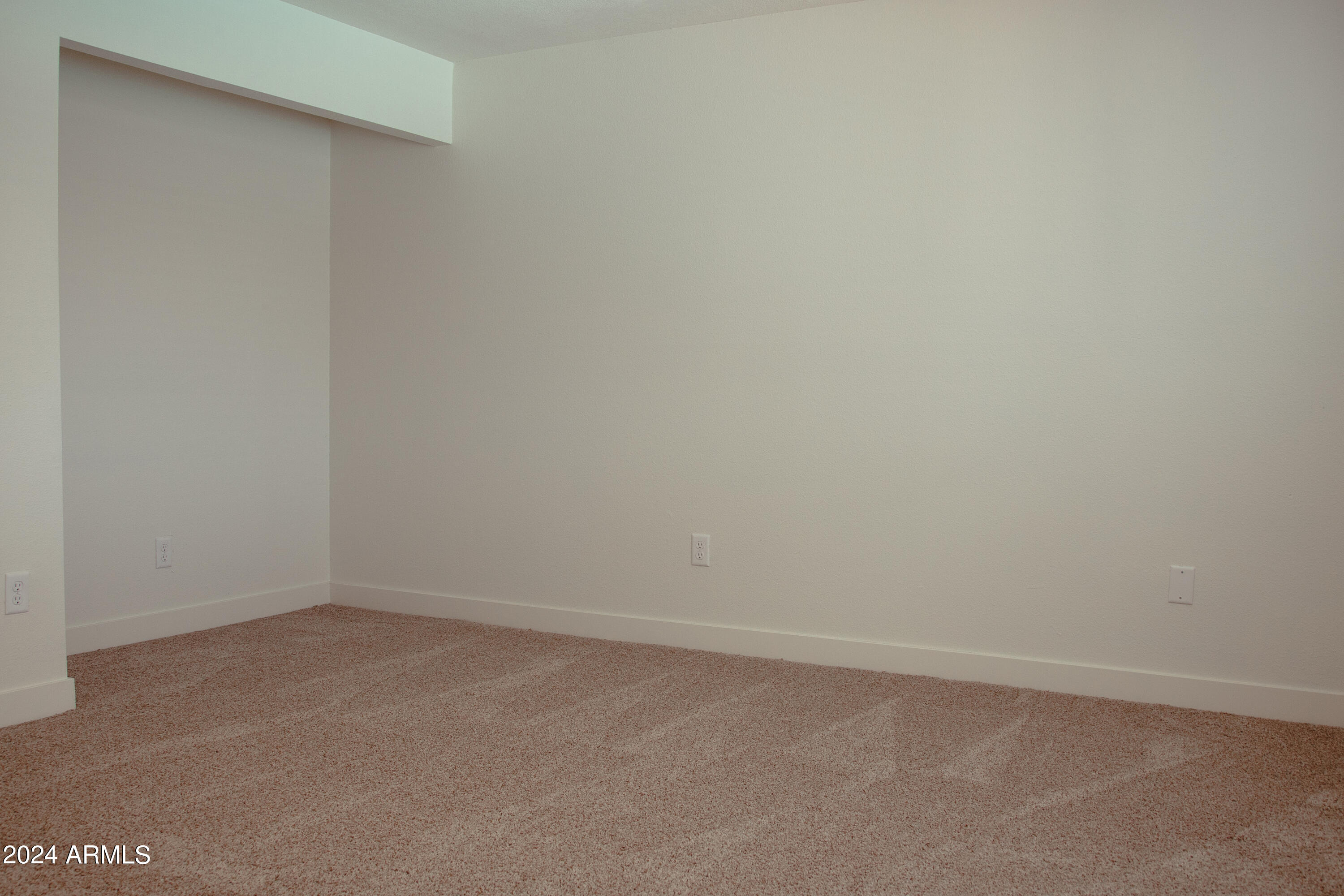 3527 E ALTADENA Avenue