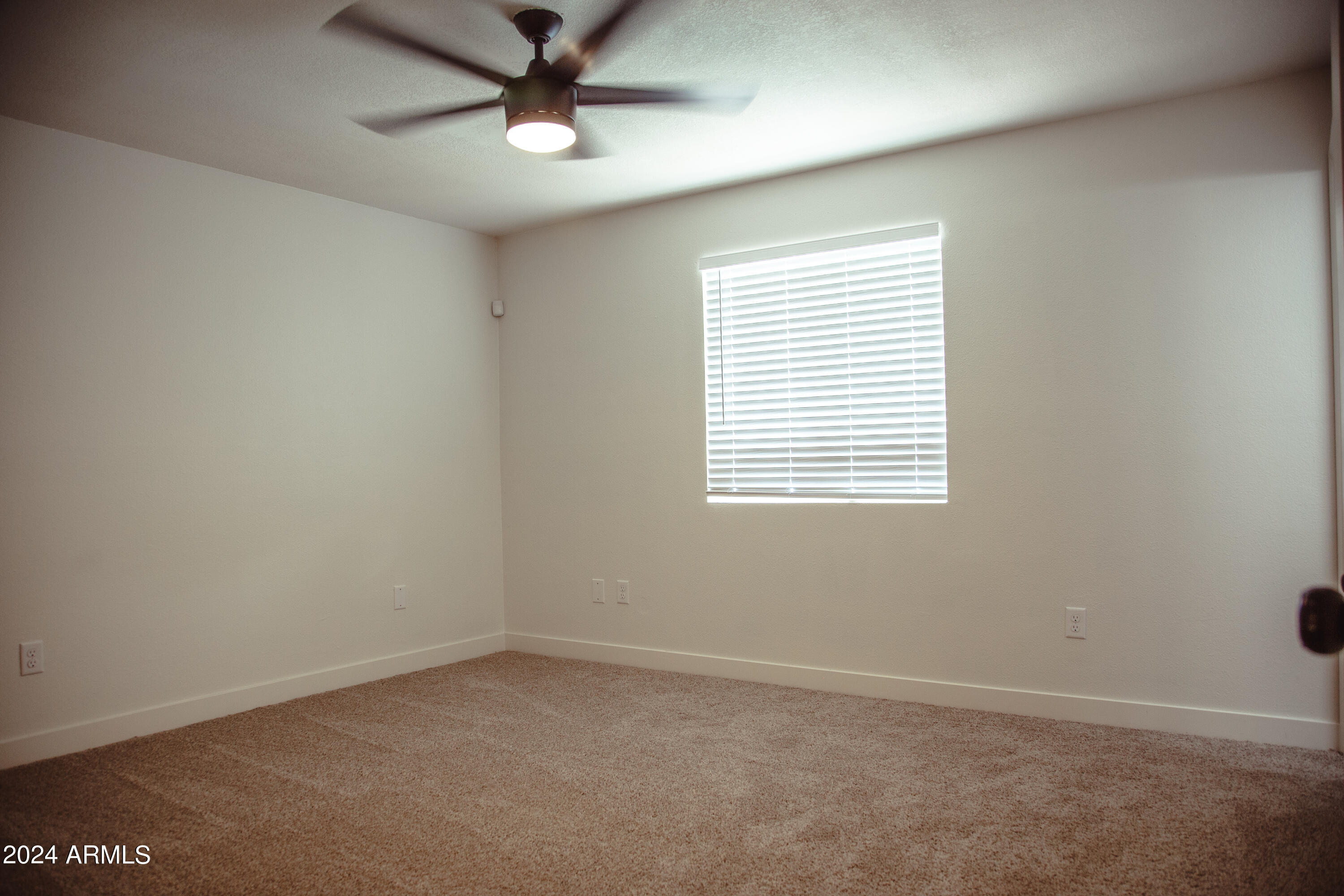 3527 E ALTADENA Avenue