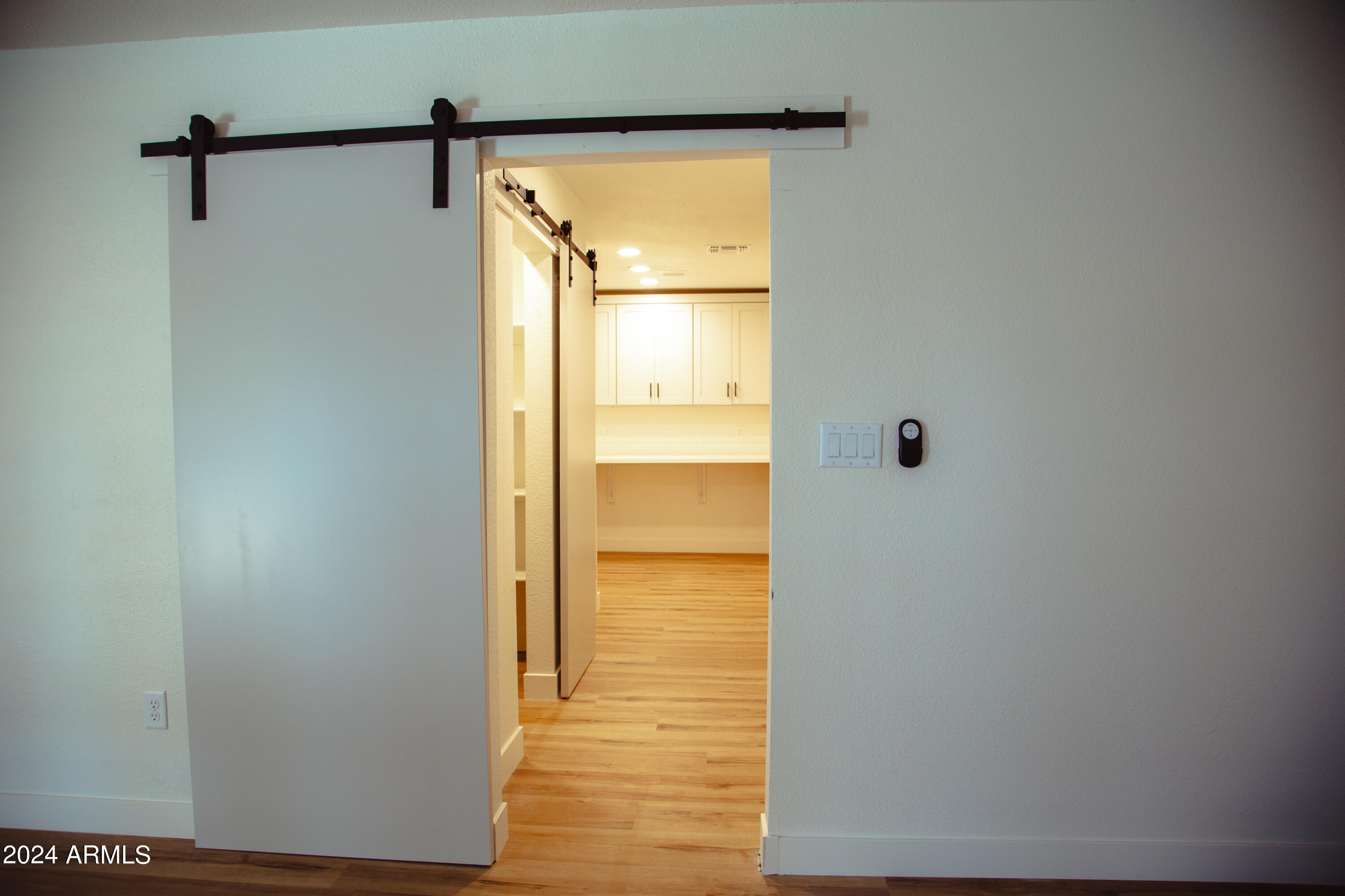 3527 E ALTADENA Avenue