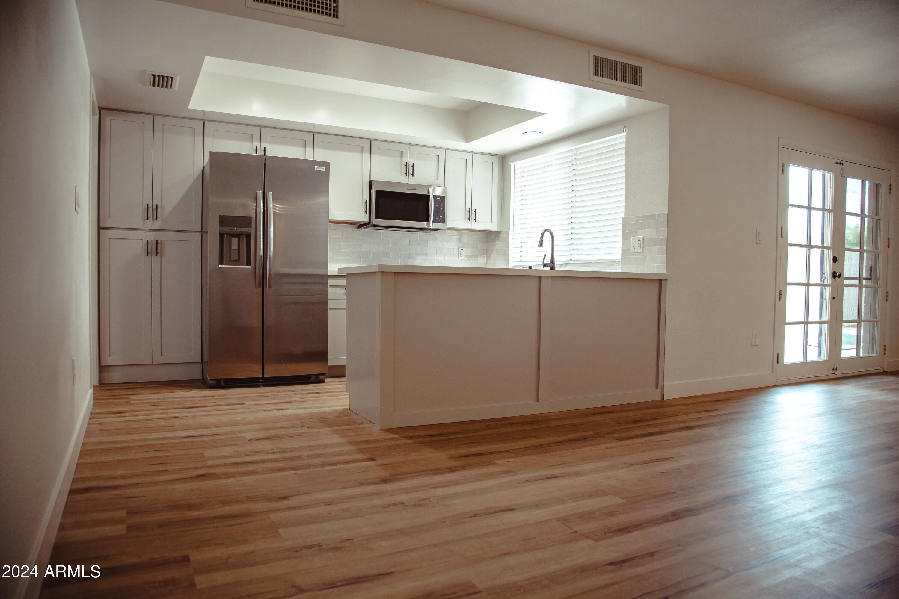 3527 E ALTADENA Avenue
