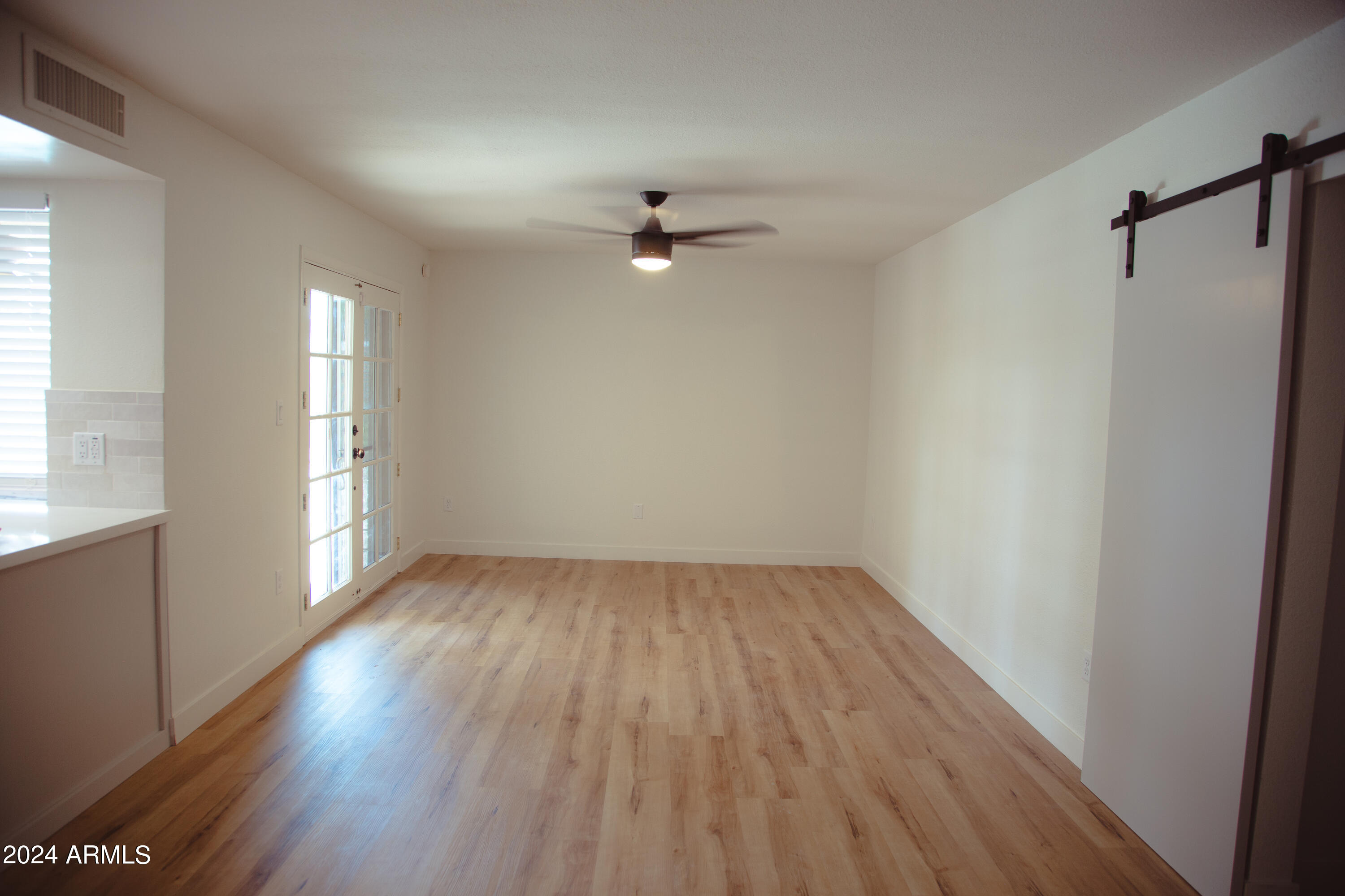3527 E ALTADENA Avenue