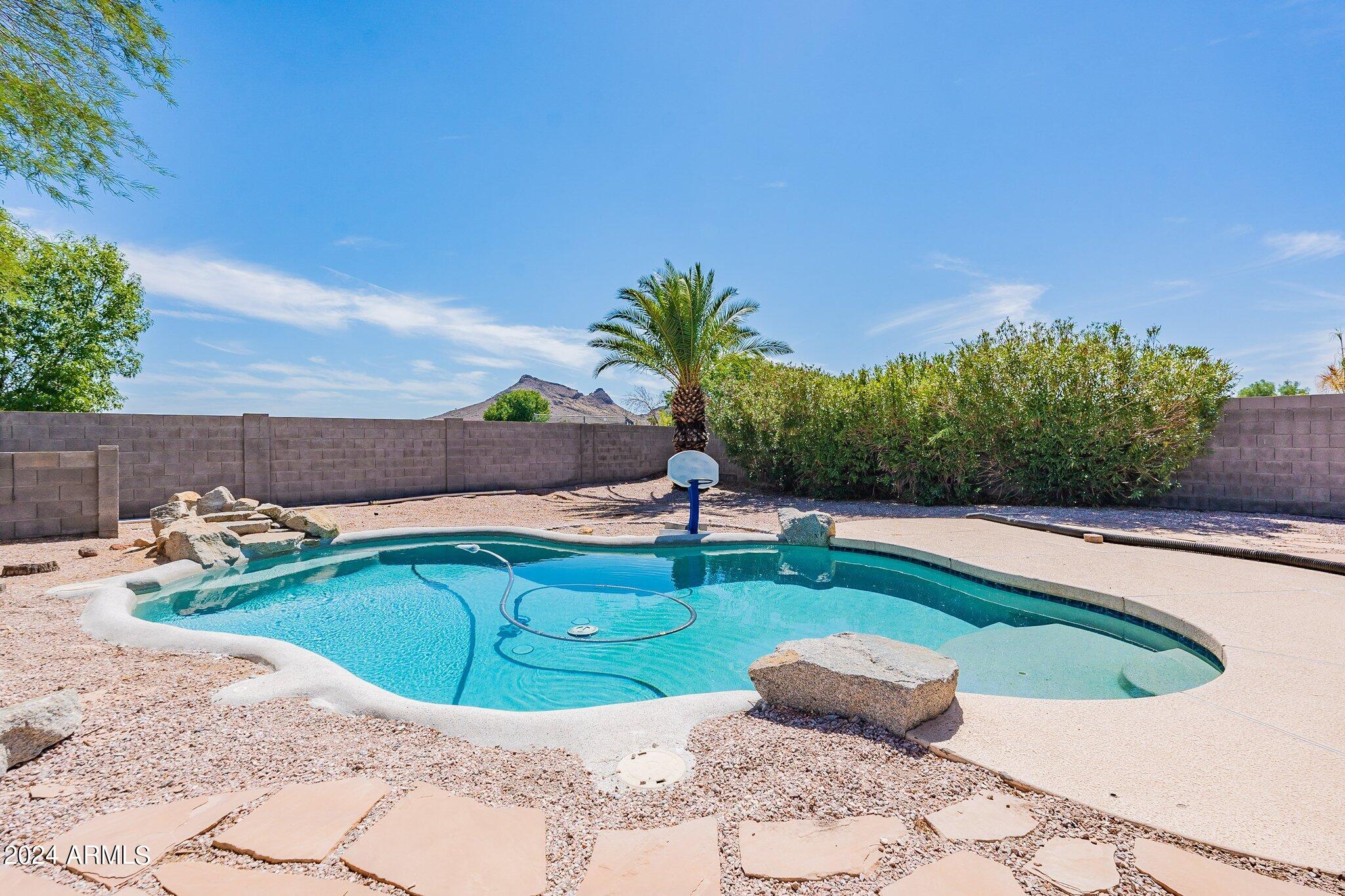 2031 E AIRE LIBRE Avenue