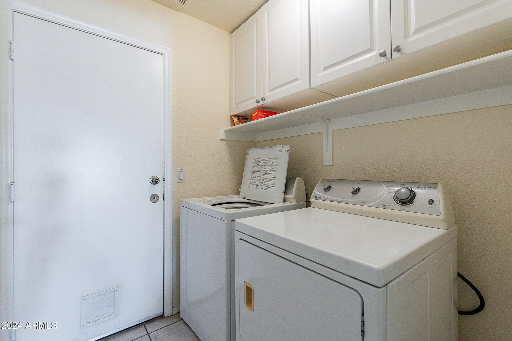 2031 E AIRE LIBRE Avenue