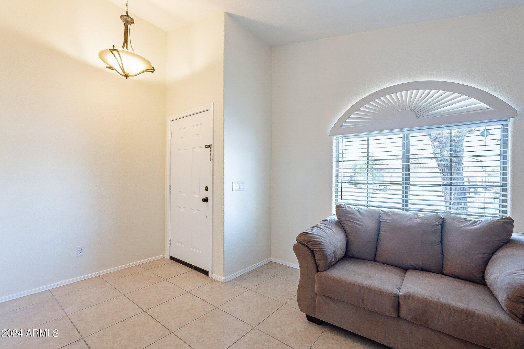 2031 E AIRE LIBRE Avenue