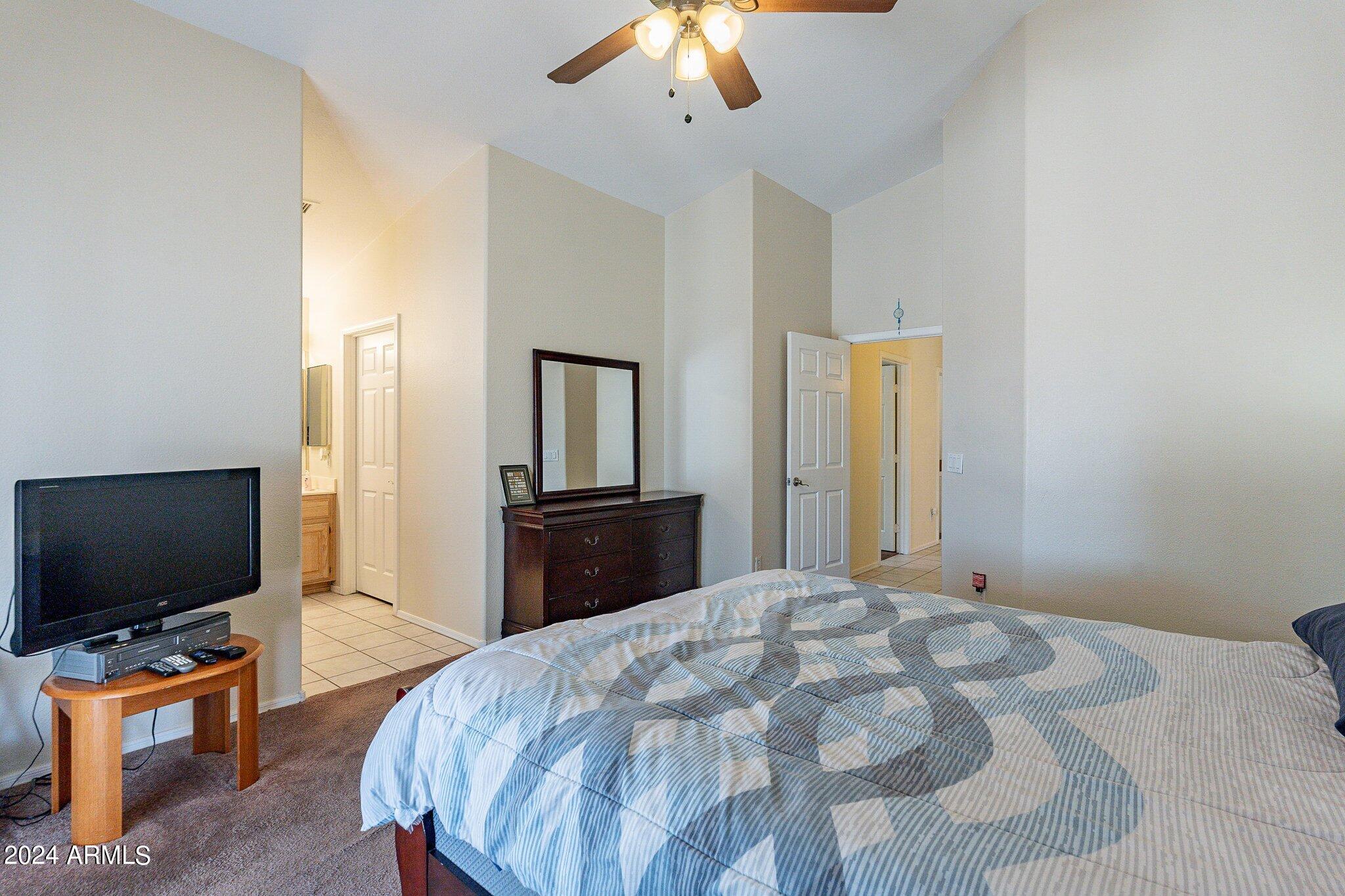 2031 E AIRE LIBRE Avenue