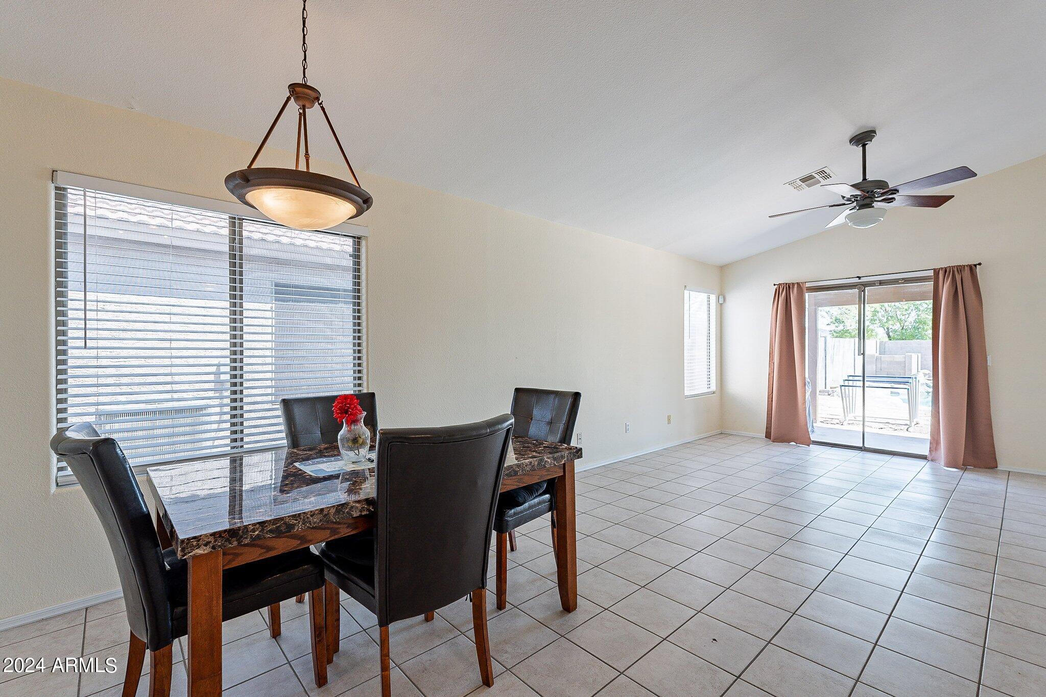 2031 E AIRE LIBRE Avenue