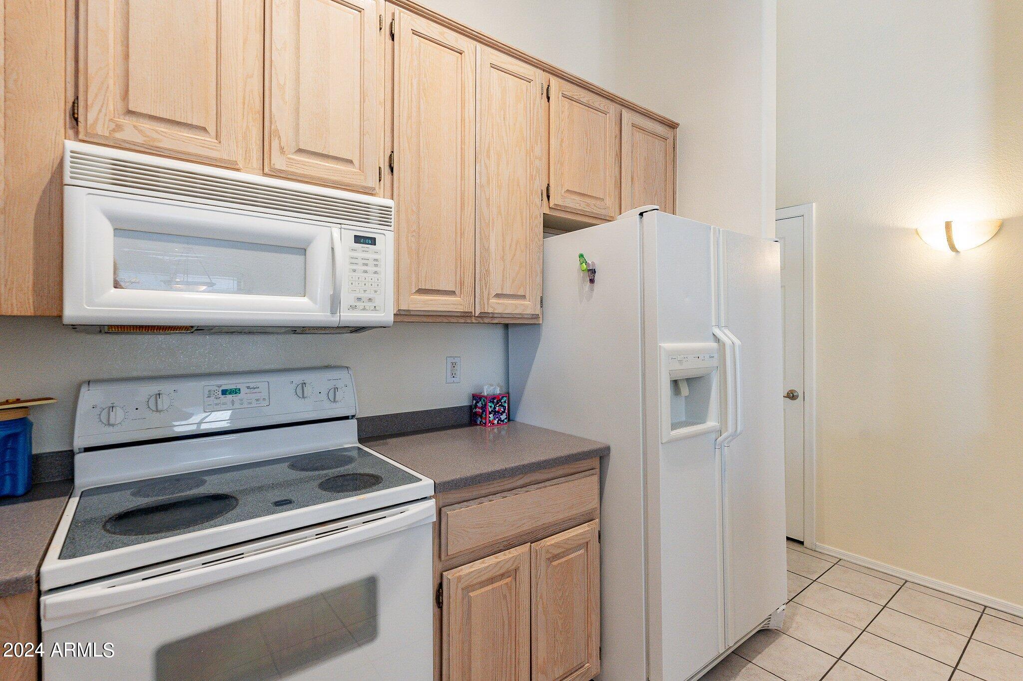 2031 E AIRE LIBRE Avenue