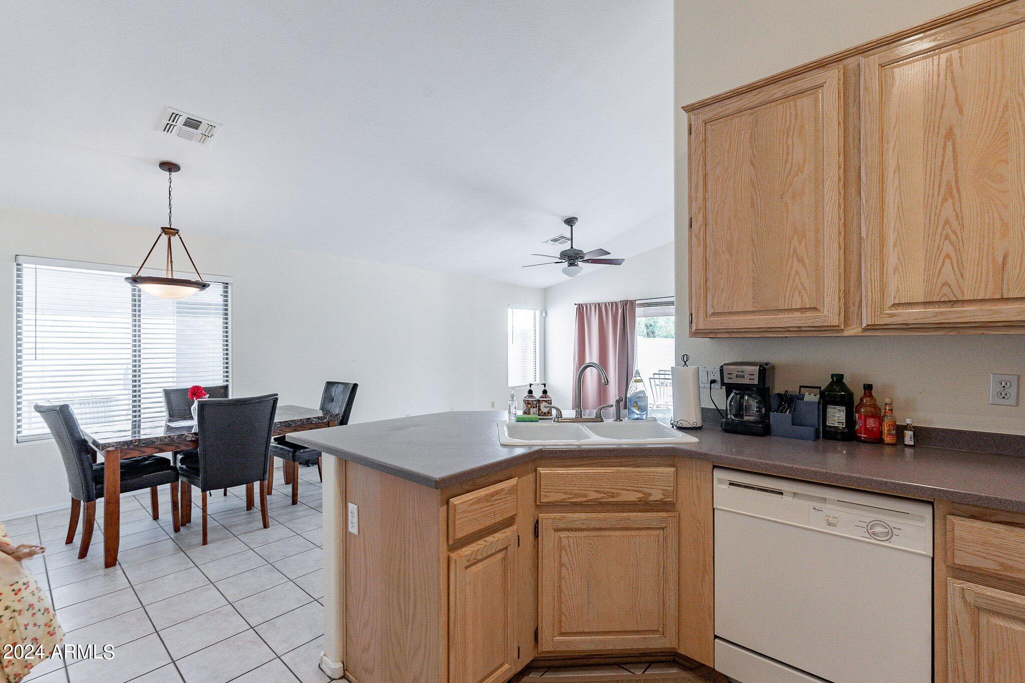 2031 E AIRE LIBRE Avenue