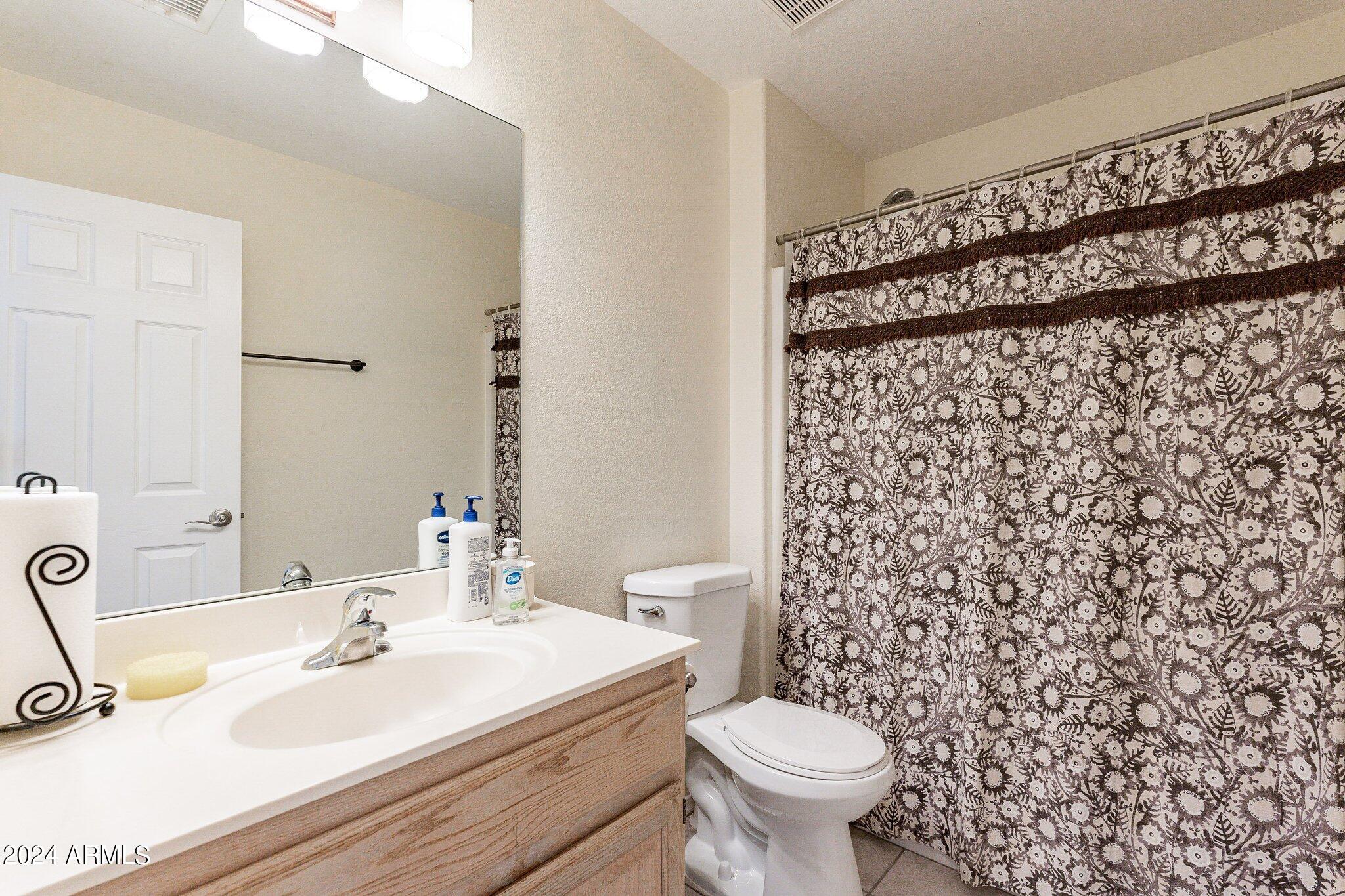 2031 E AIRE LIBRE Avenue