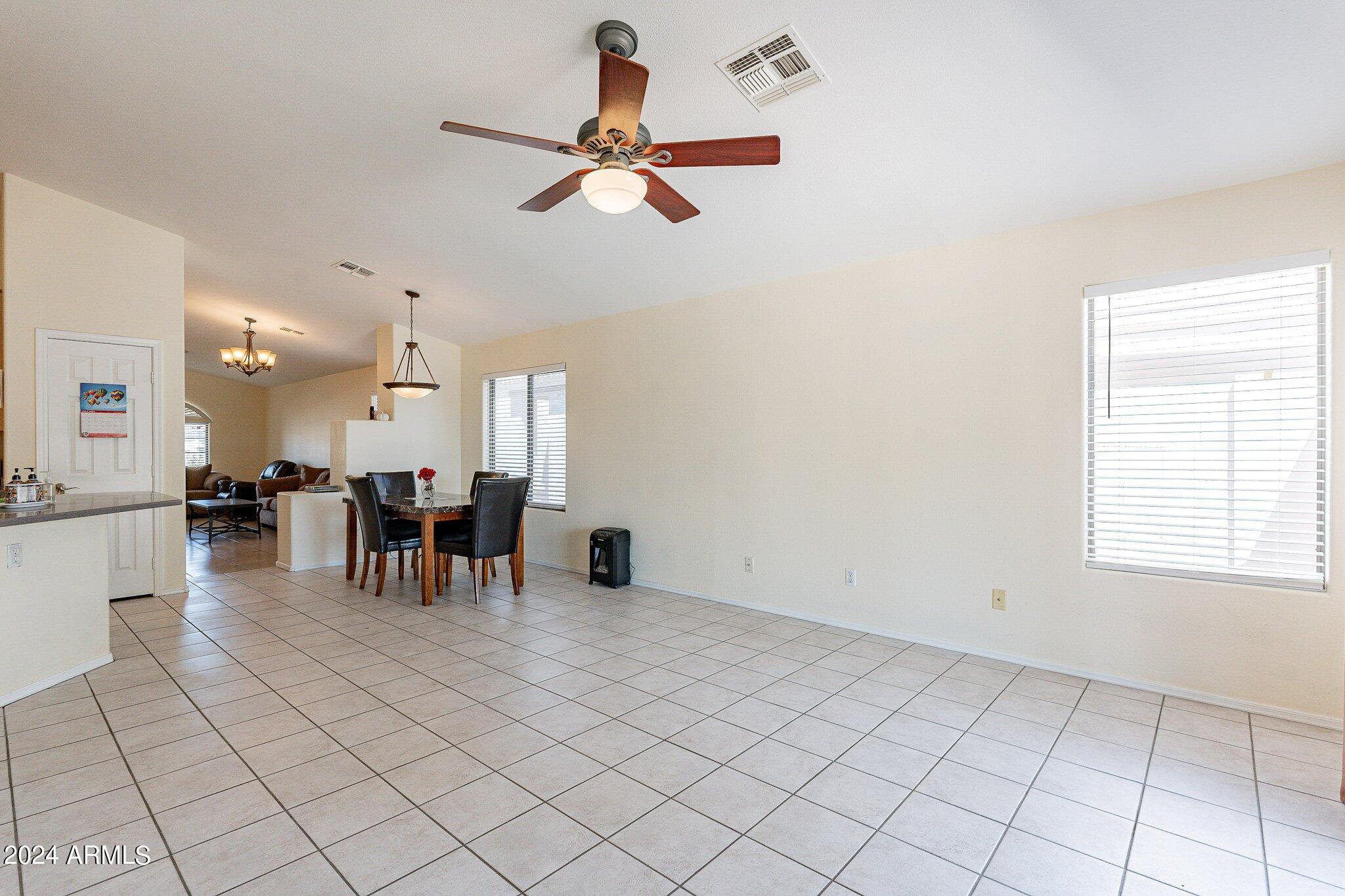 2031 E AIRE LIBRE Avenue