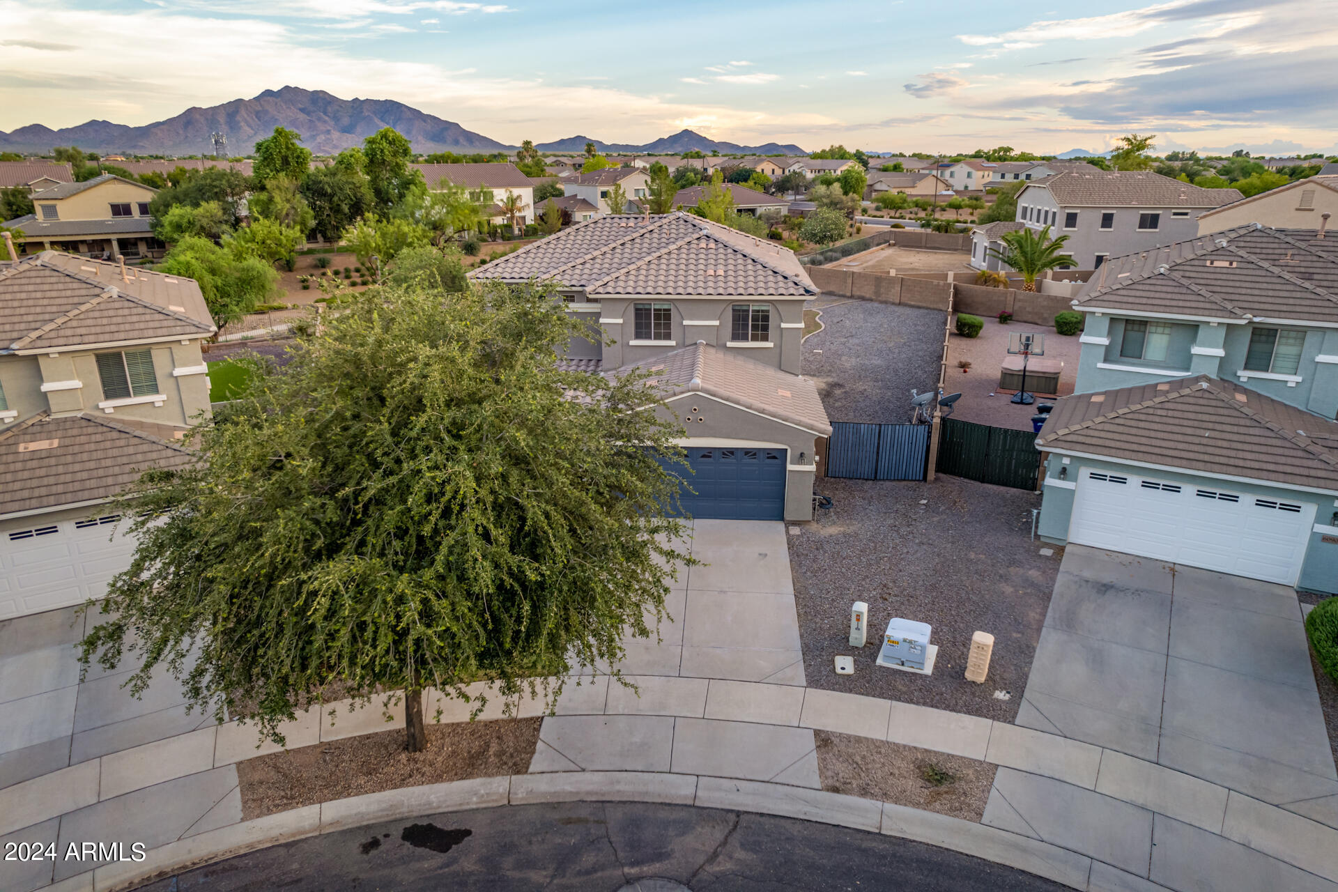 2933 E BLUE RIDGE Way