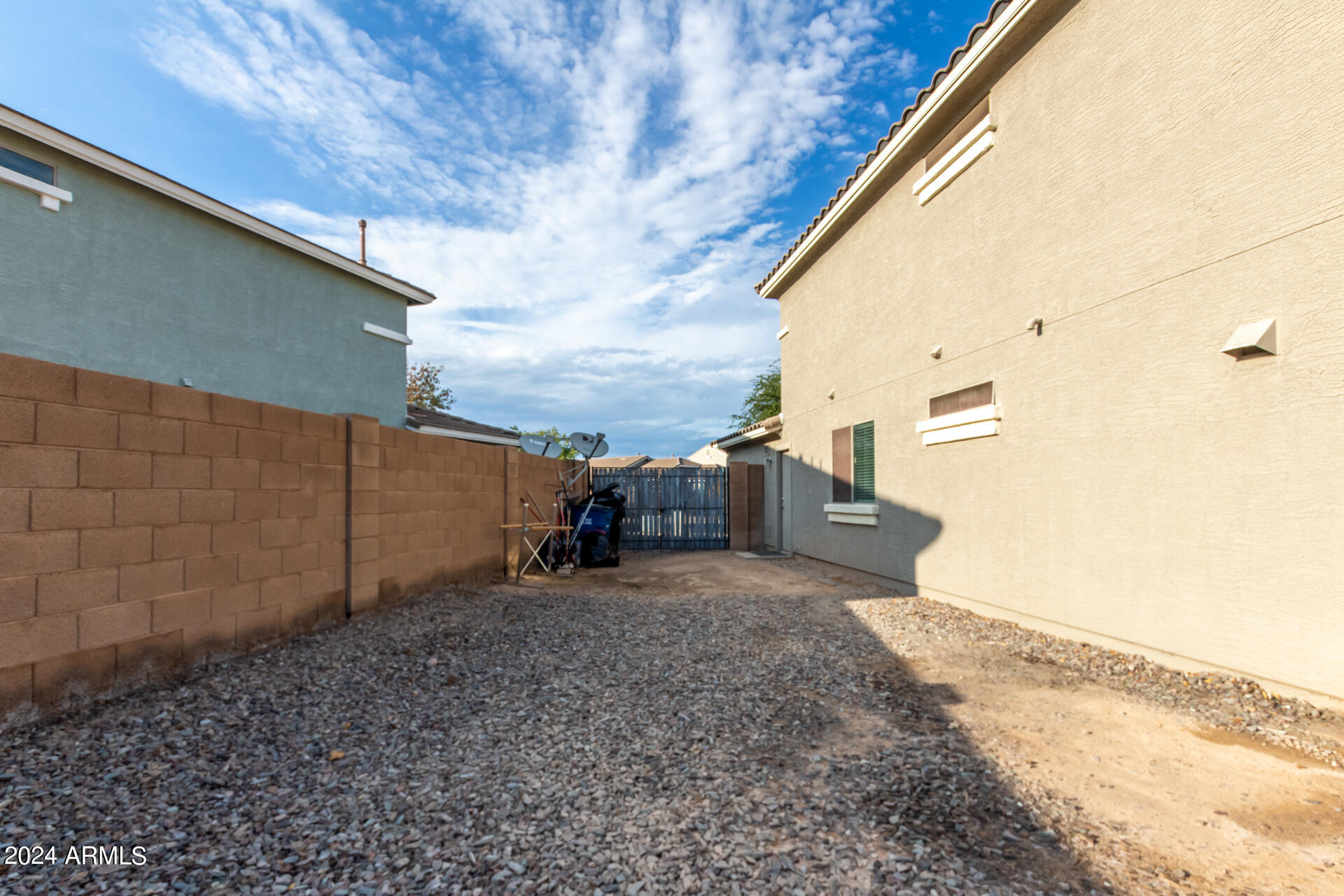 2933 E BLUE RIDGE Way