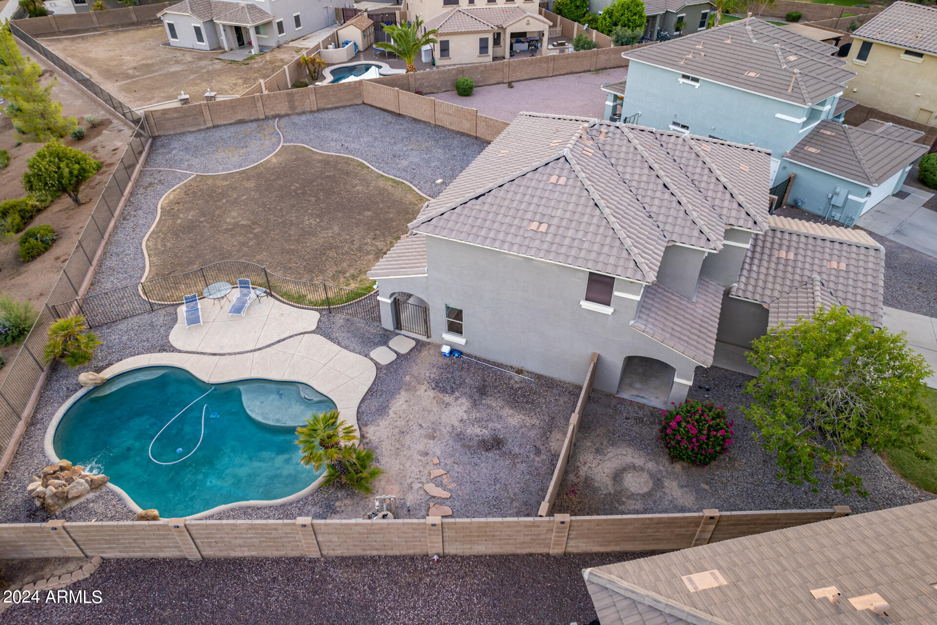 2933 E BLUE RIDGE Way