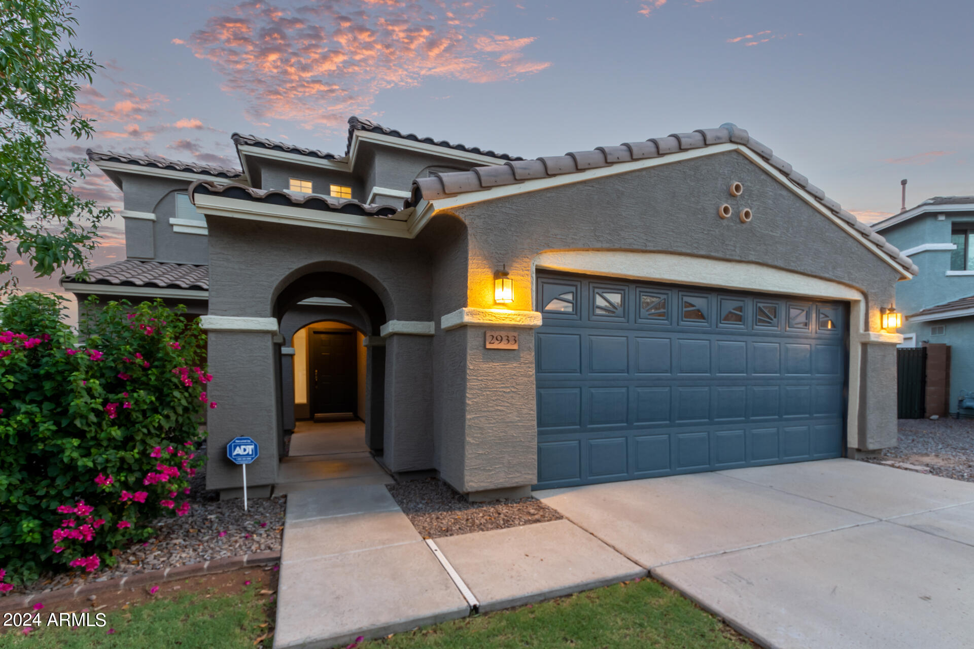 2933 E BLUE RIDGE Way