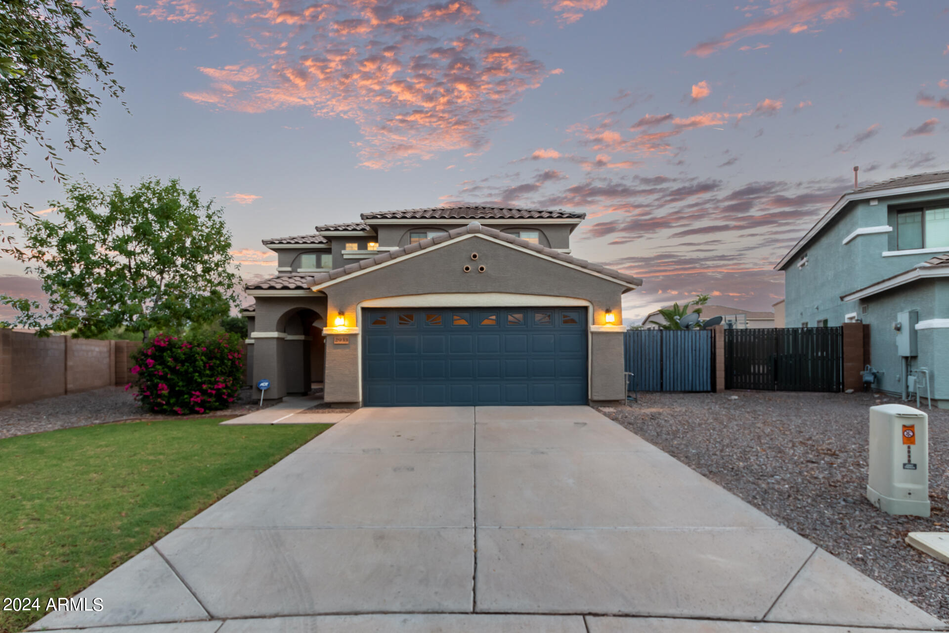 2933 E BLUE RIDGE Way