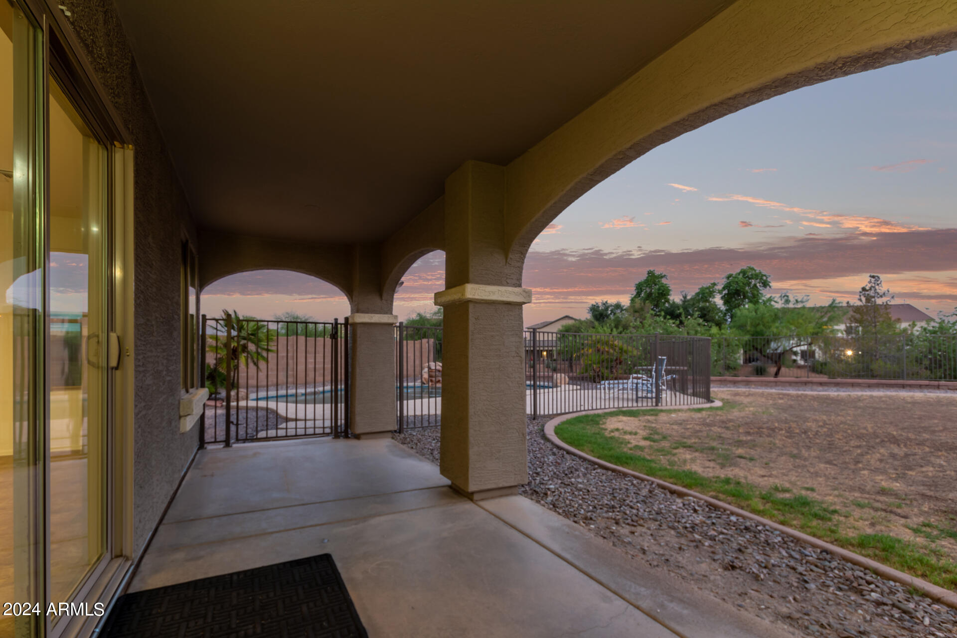 2933 E BLUE RIDGE Way