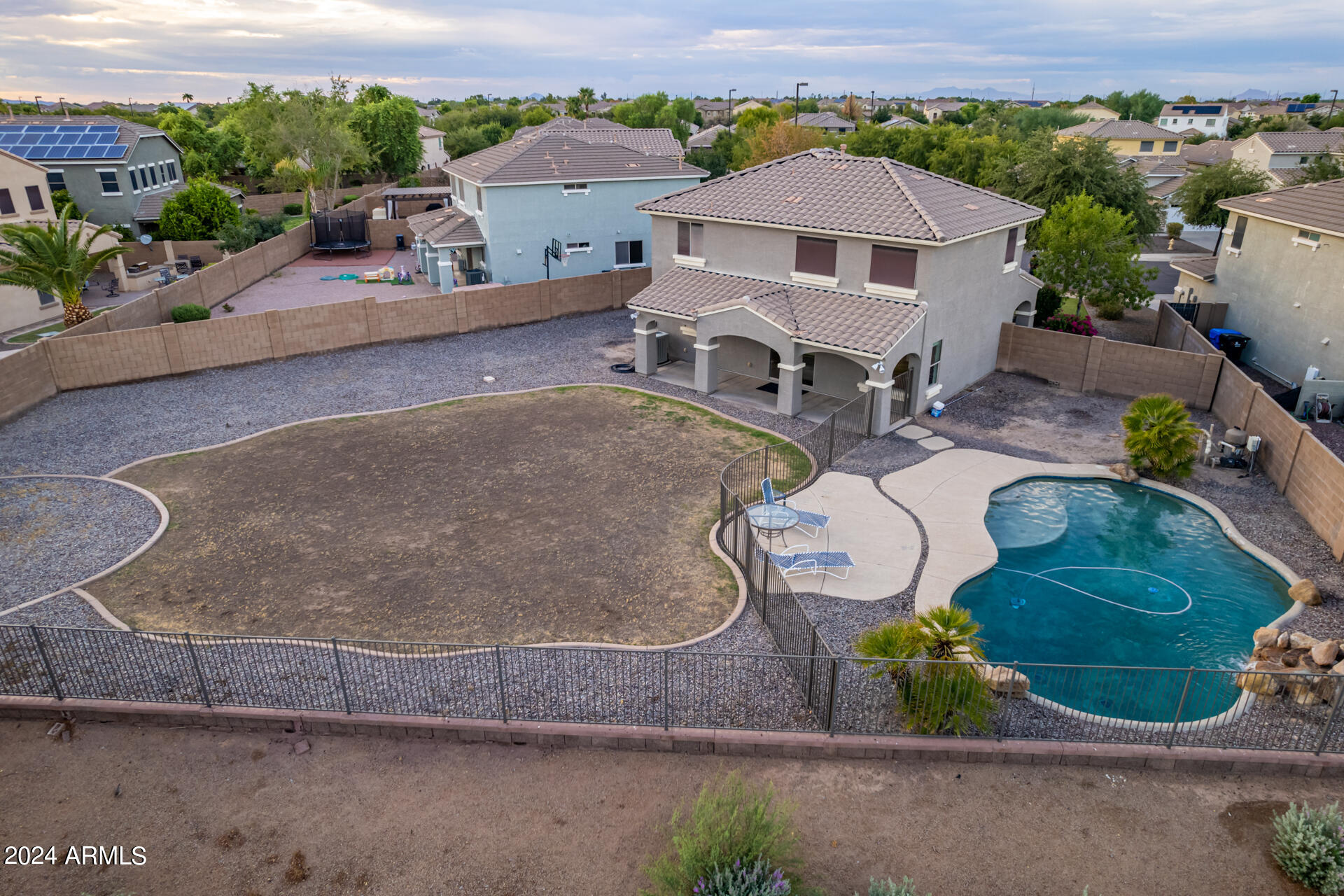 2933 E BLUE RIDGE Way