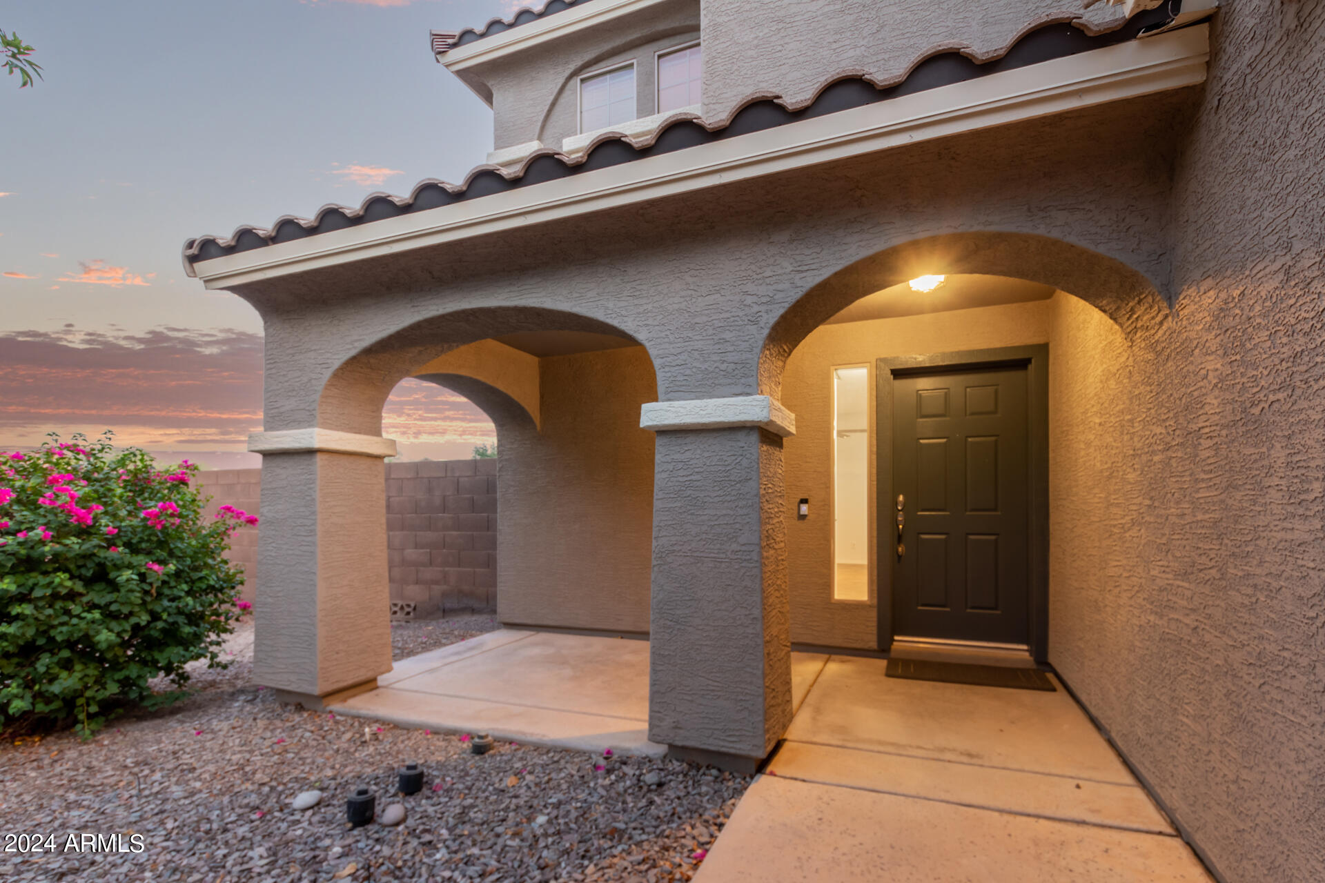 2933 E BLUE RIDGE Way