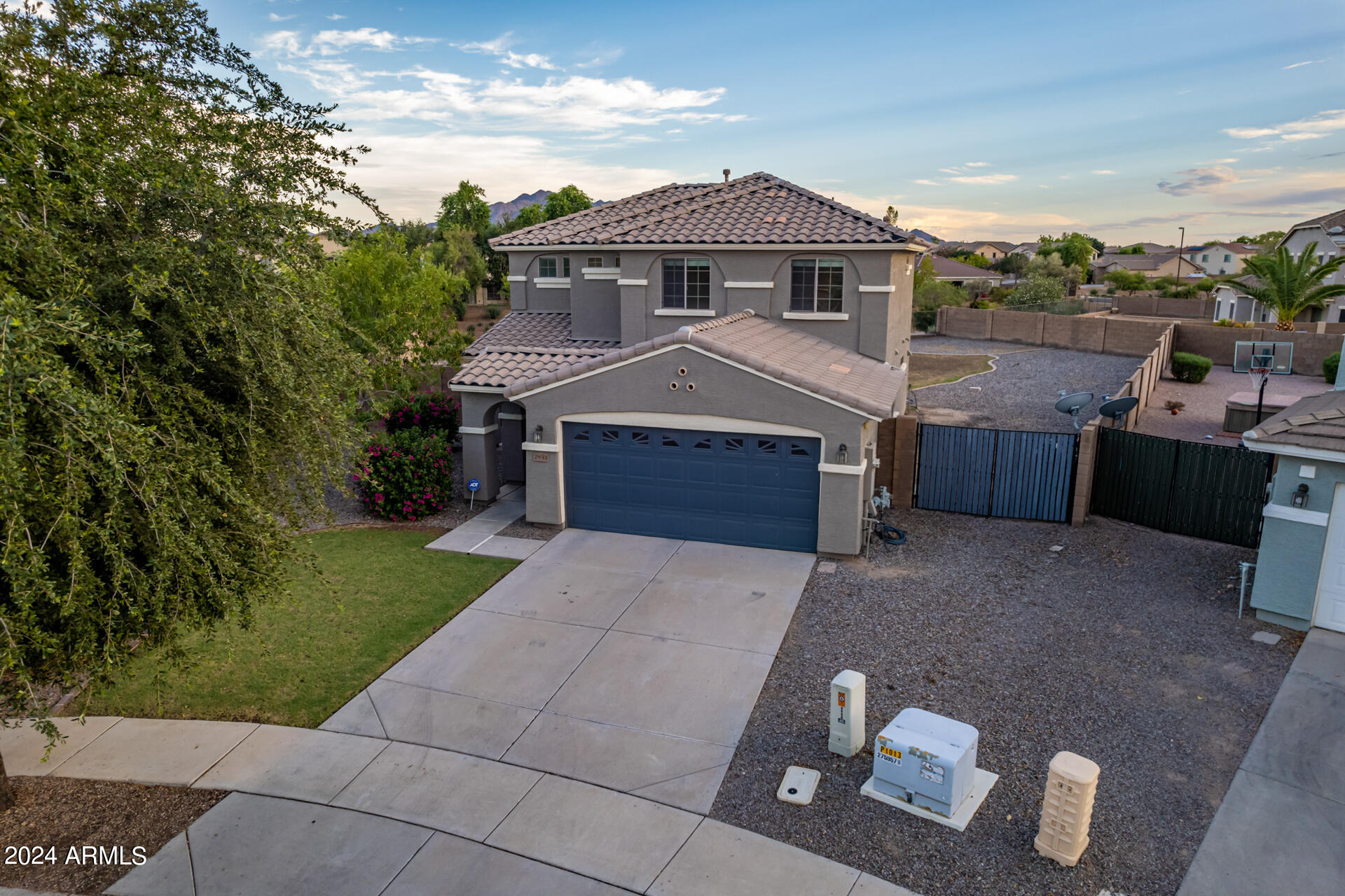 2933 E BLUE RIDGE Way