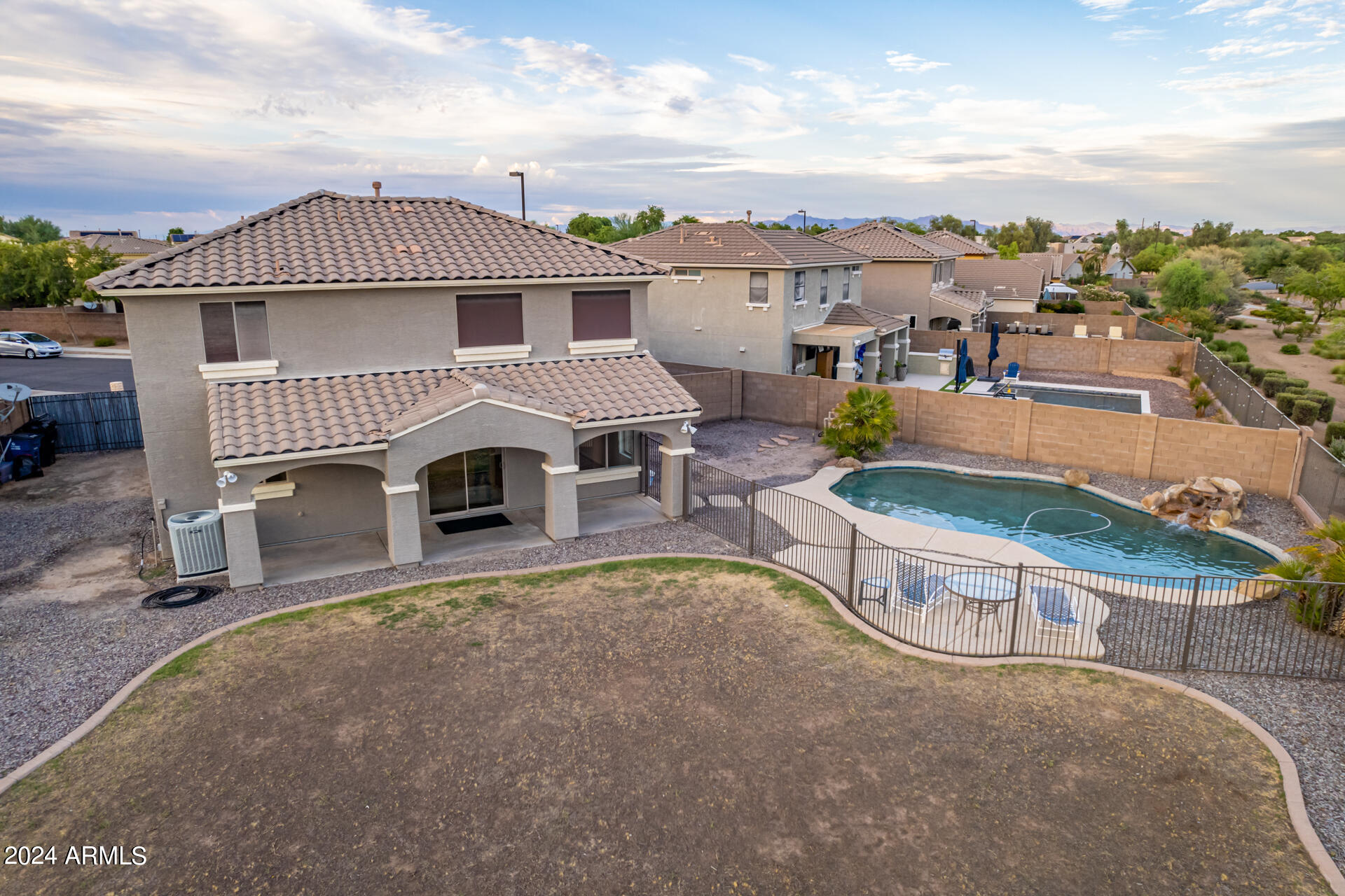2933 E BLUE RIDGE Way