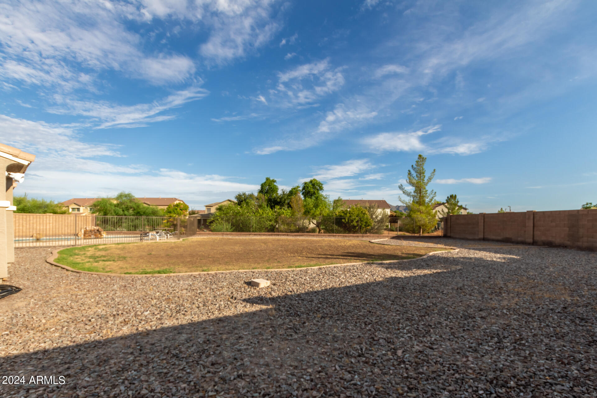 2933 E BLUE RIDGE Way