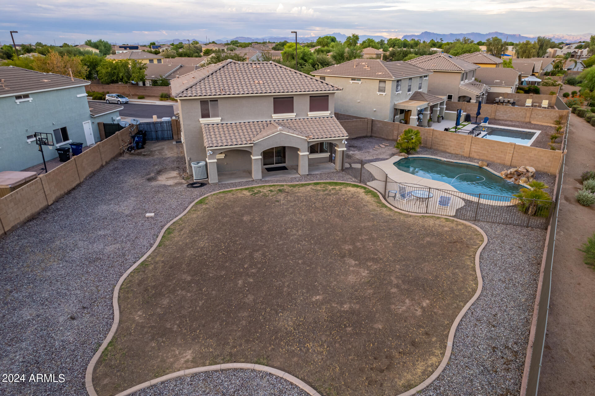 2933 E BLUE RIDGE Way