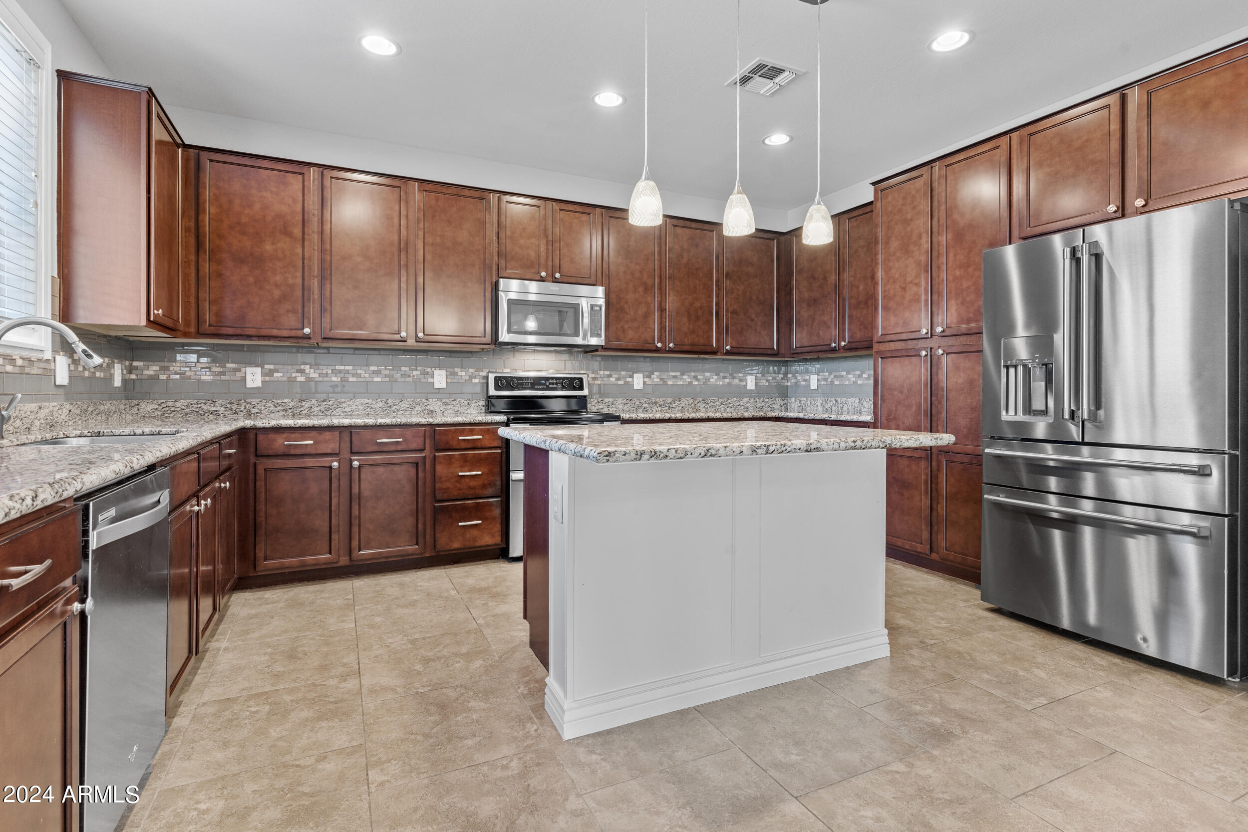 3511 N ARCO