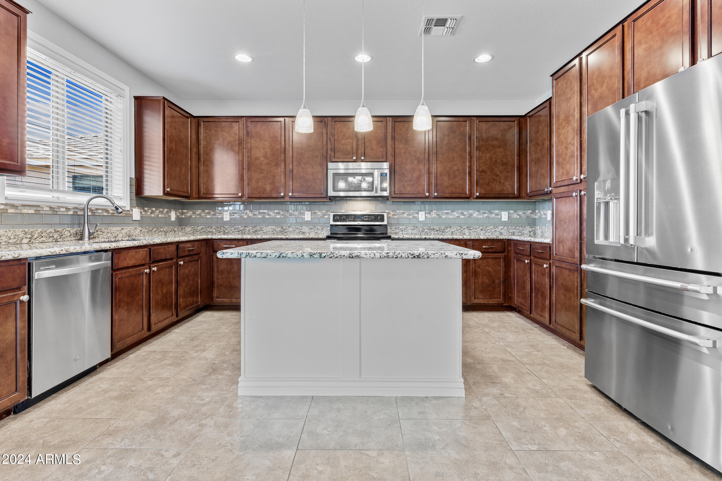 3511 N ARCO