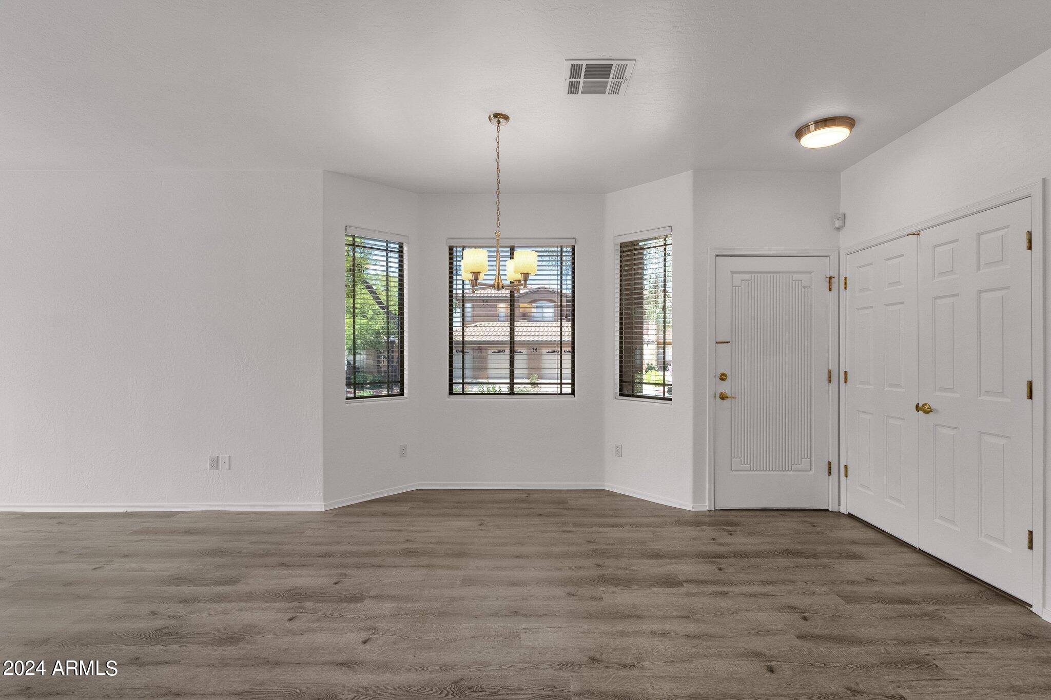 11500 E COCHISE Drive # 1033