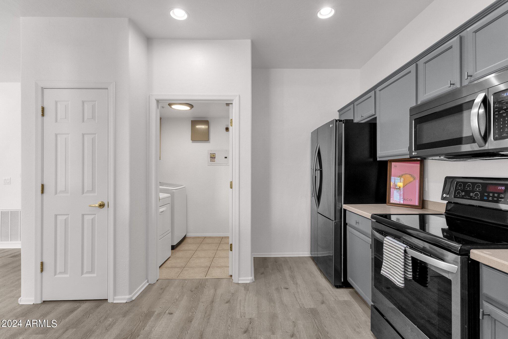 11500 E COCHISE Drive # 1033