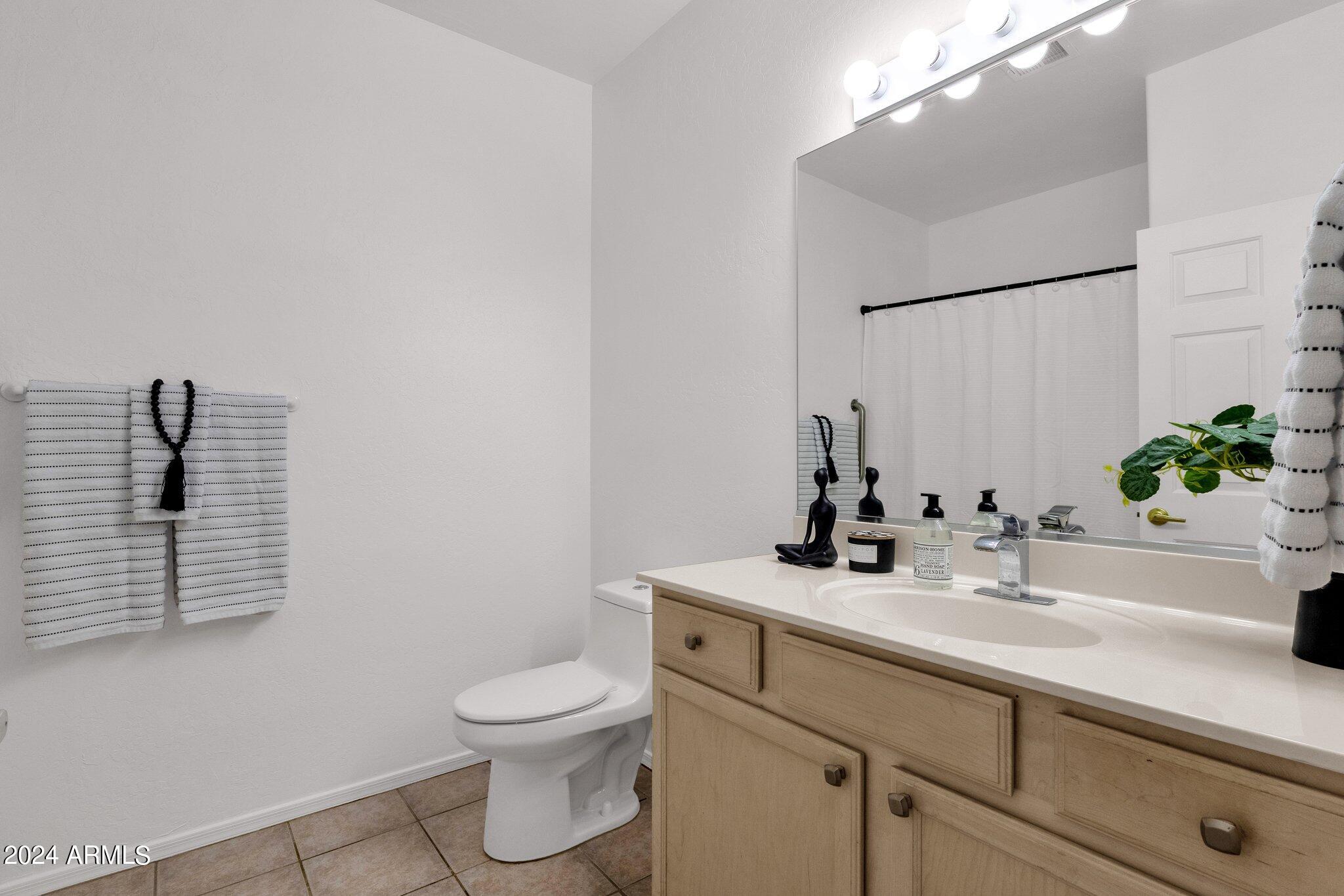 11500 E COCHISE Drive # 1033
