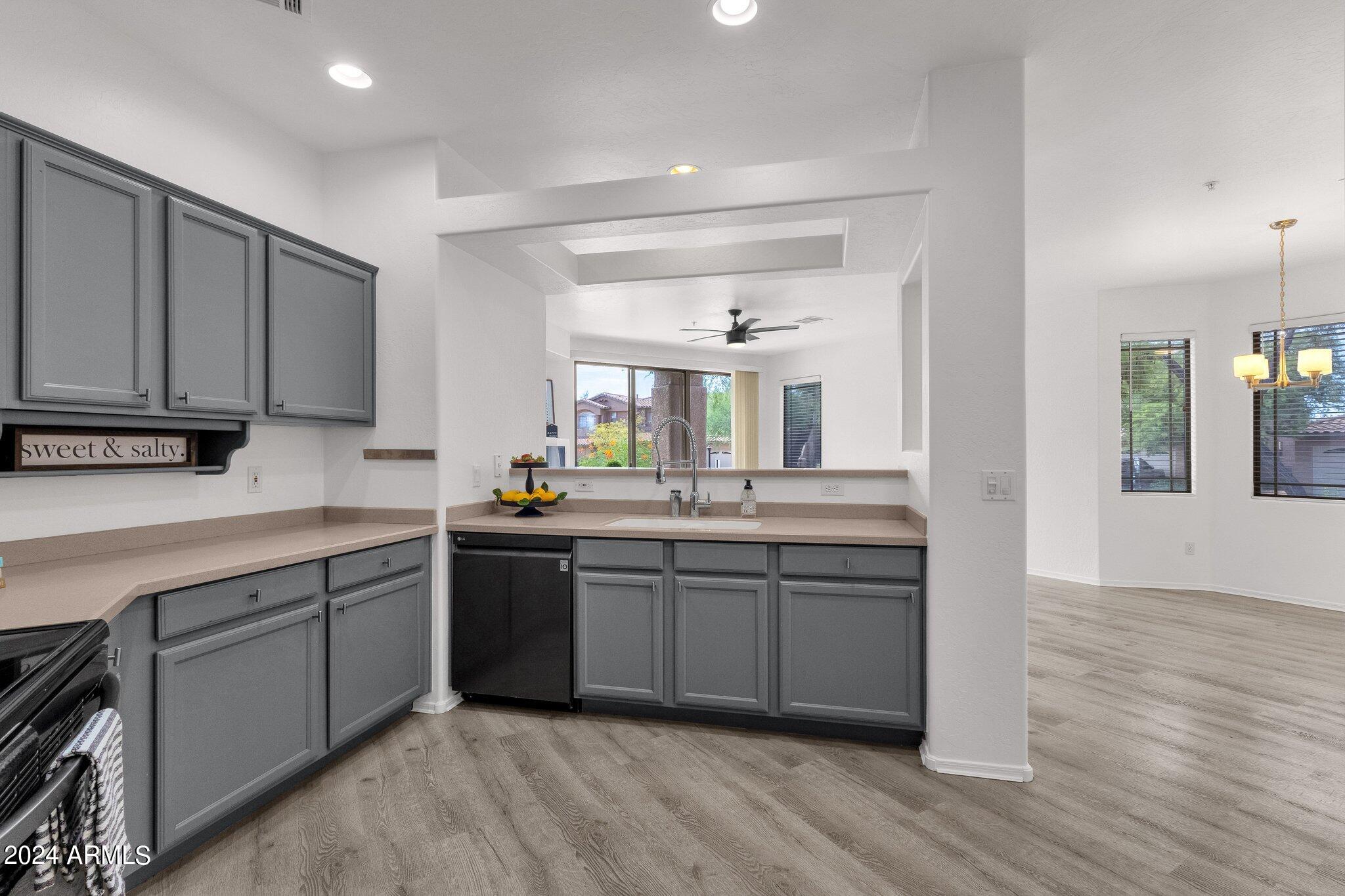 11500 E COCHISE Drive # 1033