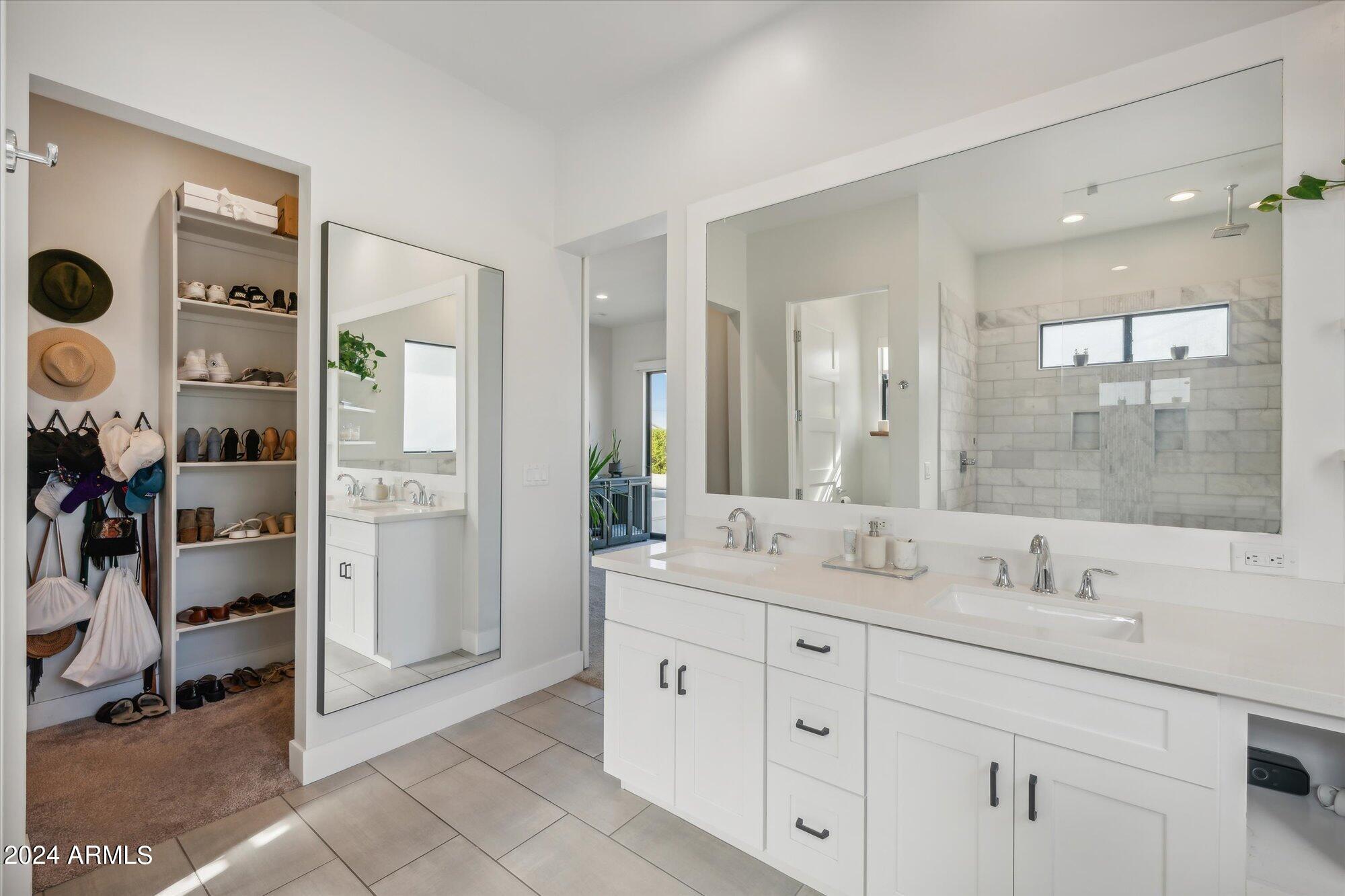 1441 E CLARENDON Avenue