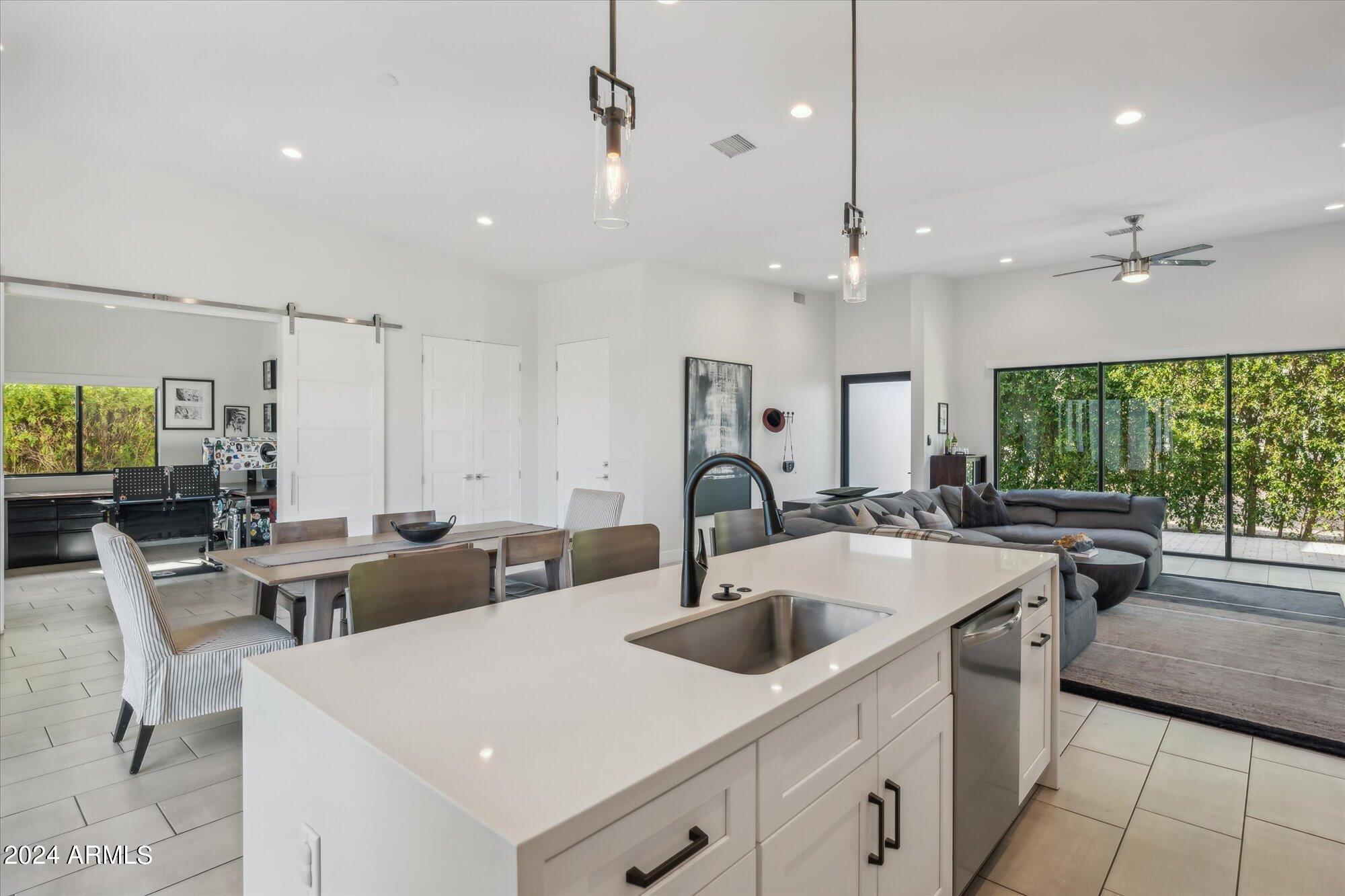 1441 E CLARENDON Avenue