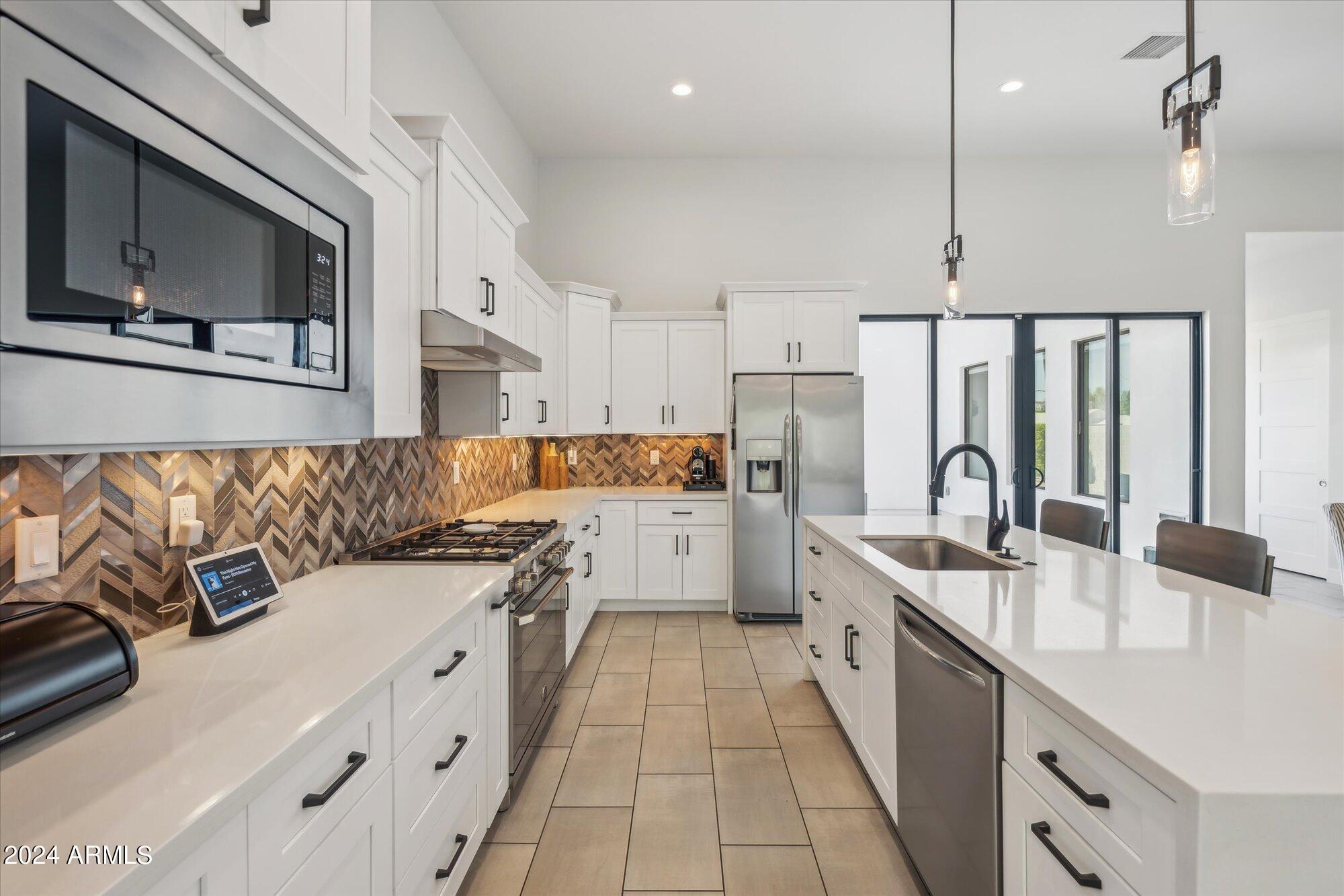 1441 E CLARENDON Avenue