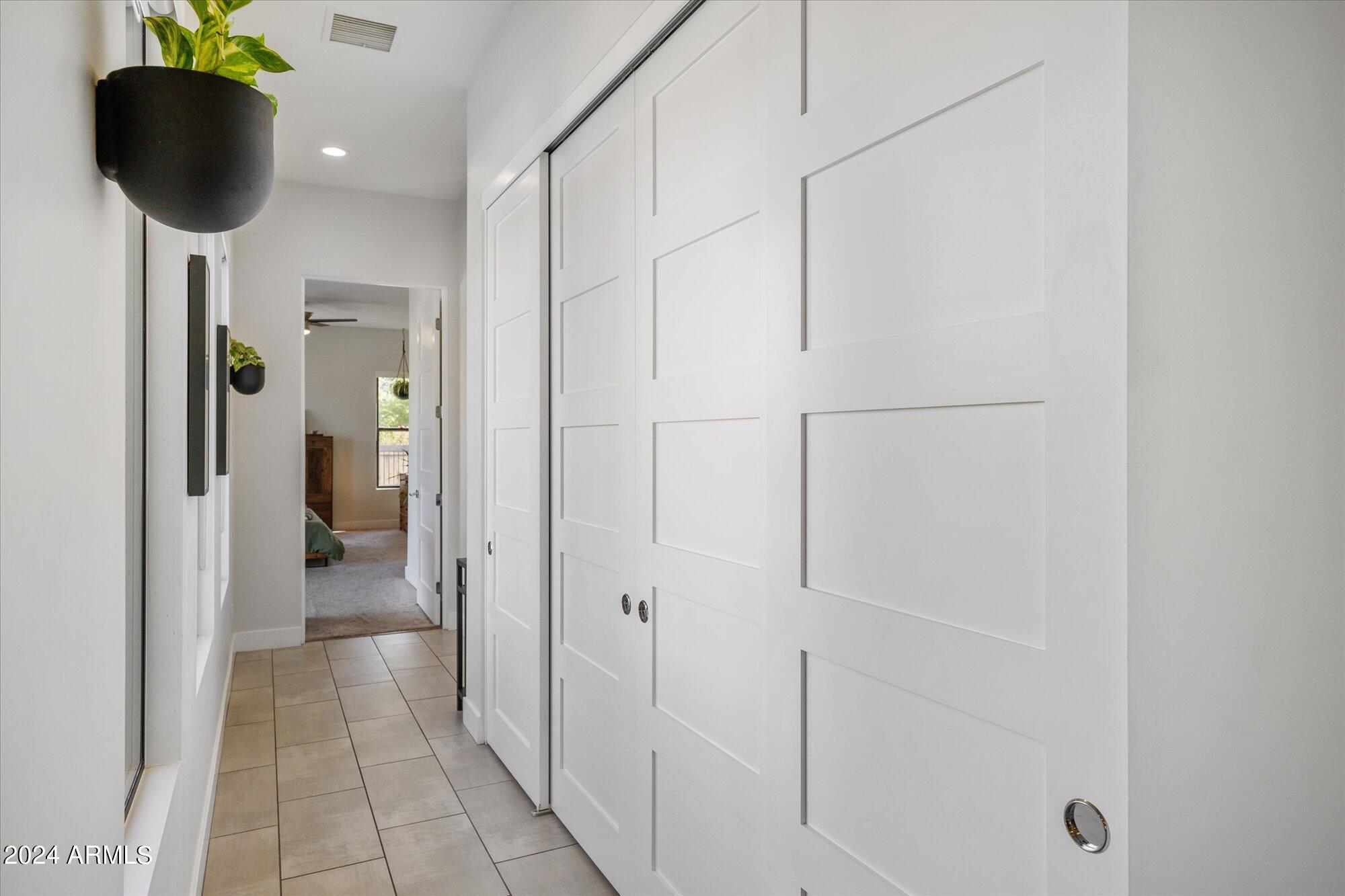 1441 E CLARENDON Avenue