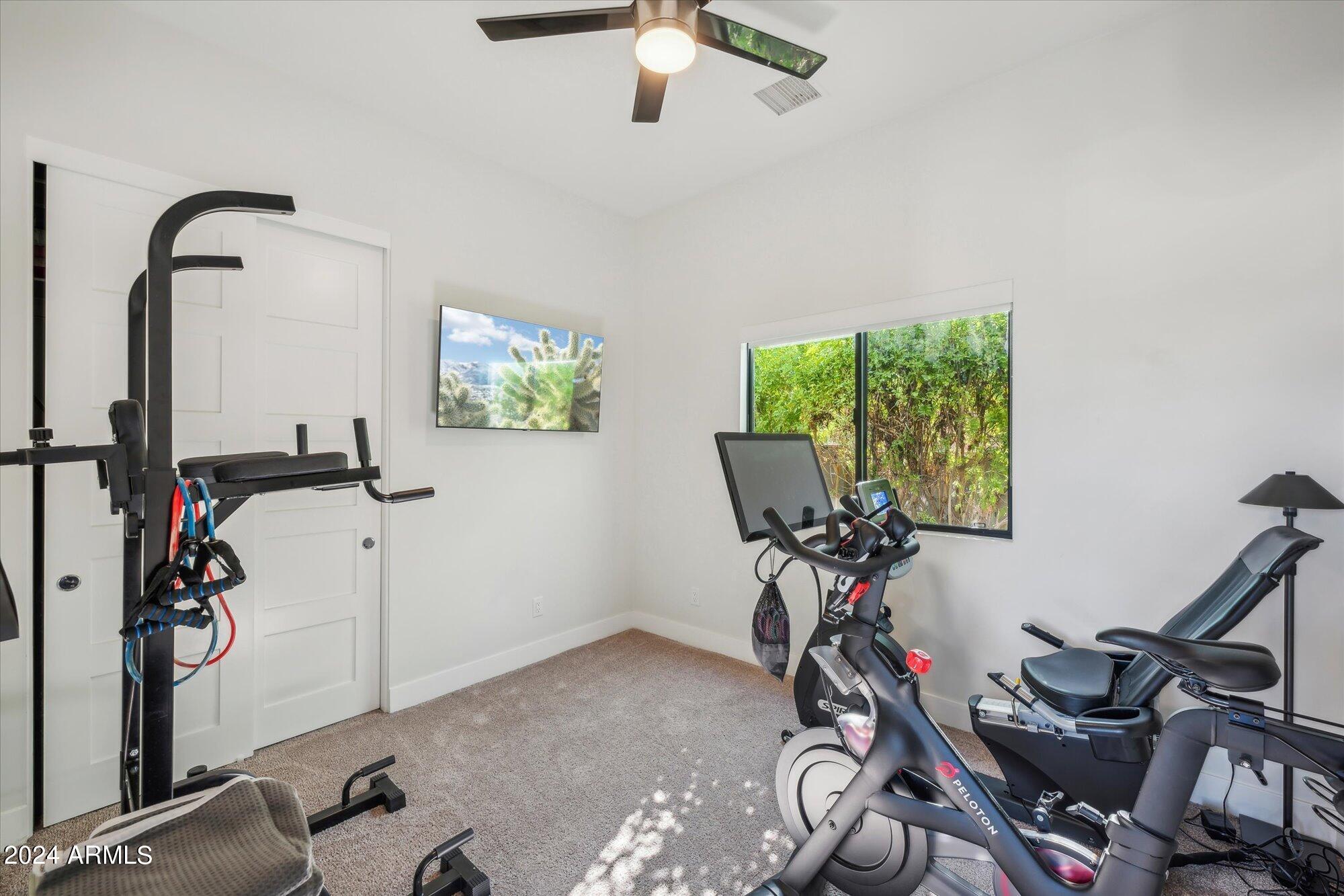 1441 E CLARENDON Avenue