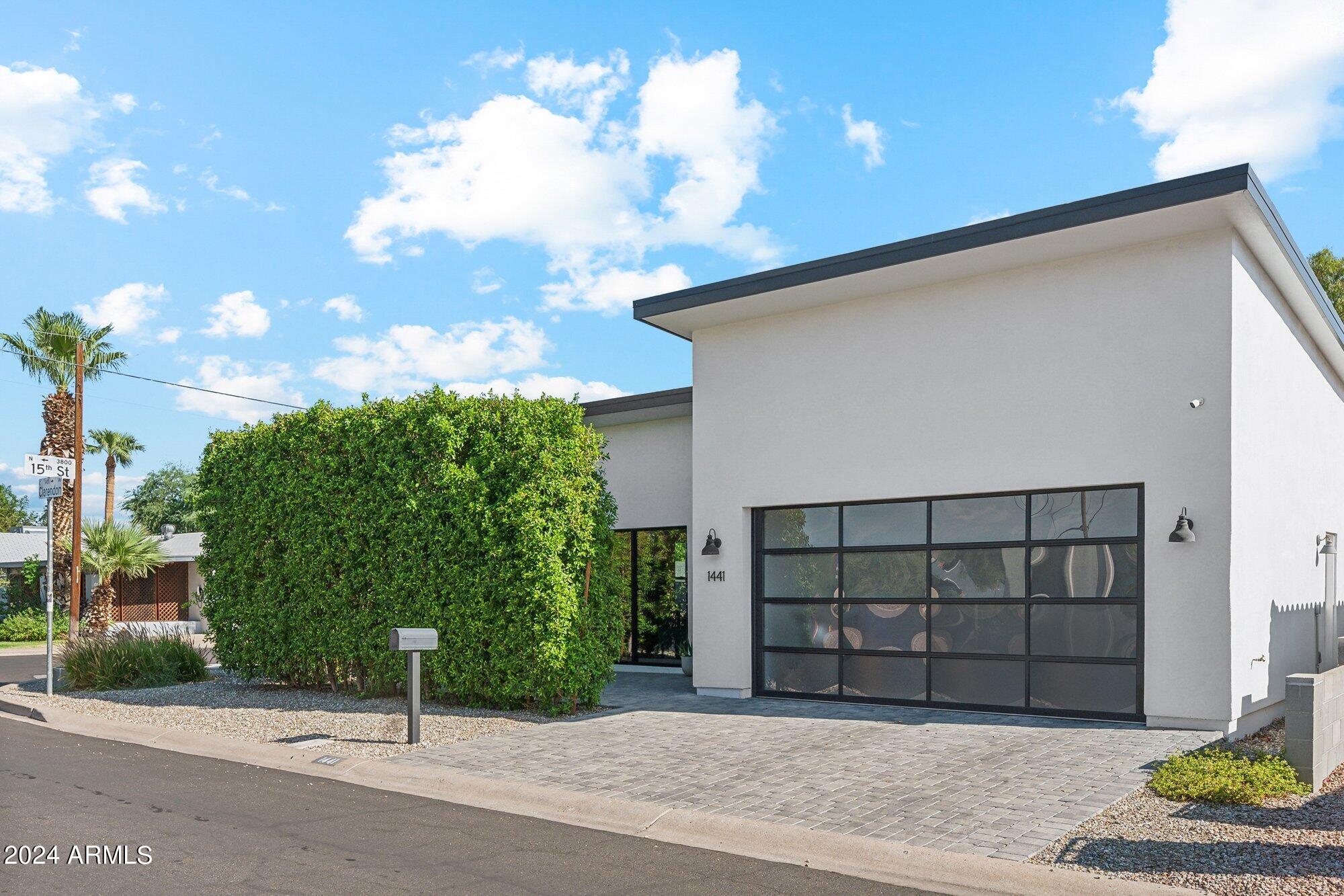 1441 E CLARENDON Avenue