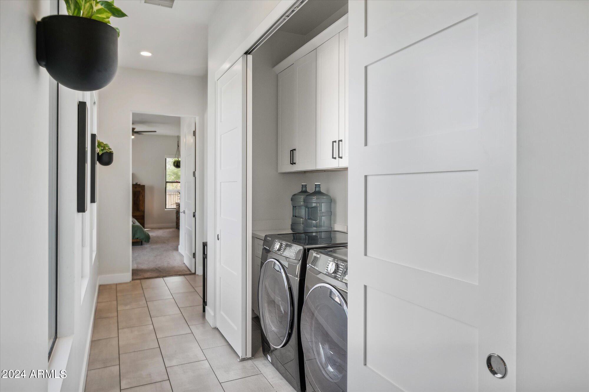 1441 E CLARENDON Avenue