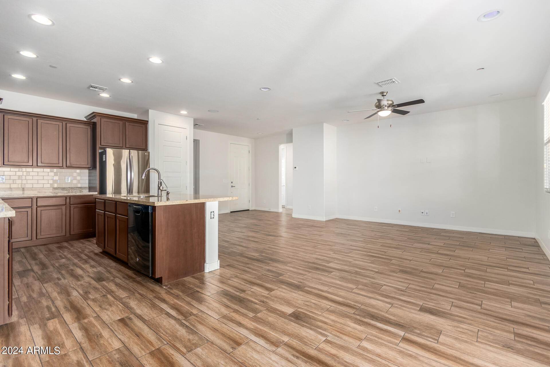 2325 S MINNEOLA Lane